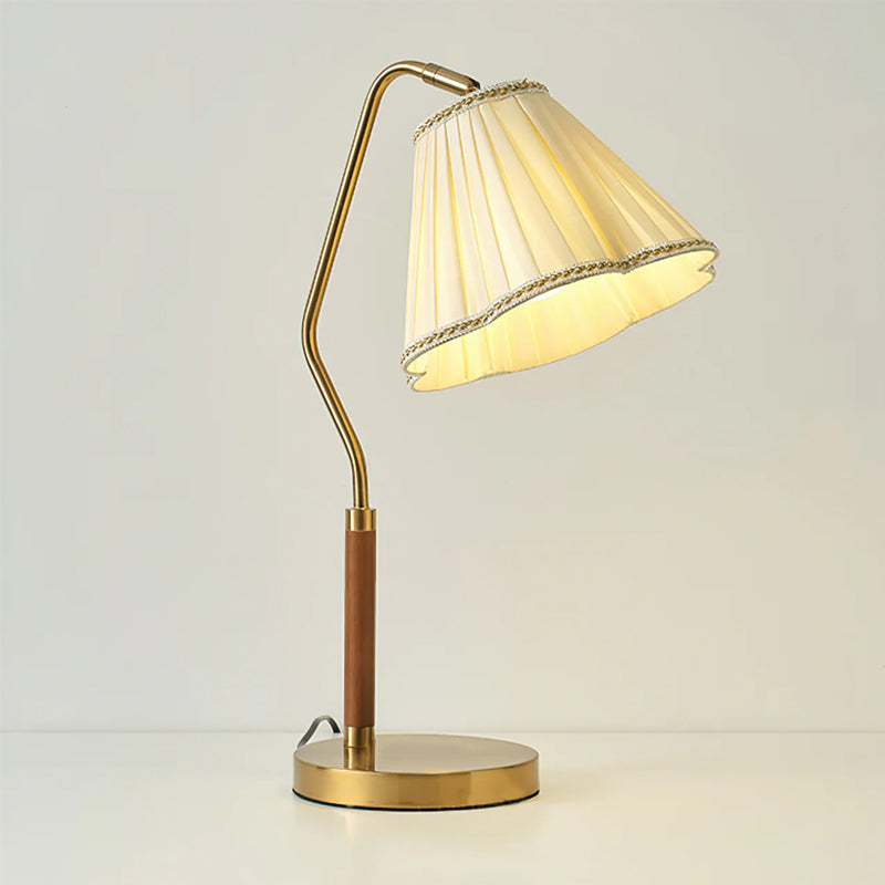 Lunare - Lámpara de Mesa de Tela Florentina con Base Dorada y Pantalla Elegante - Ideal para Decoración Interior y Mesita de Noche