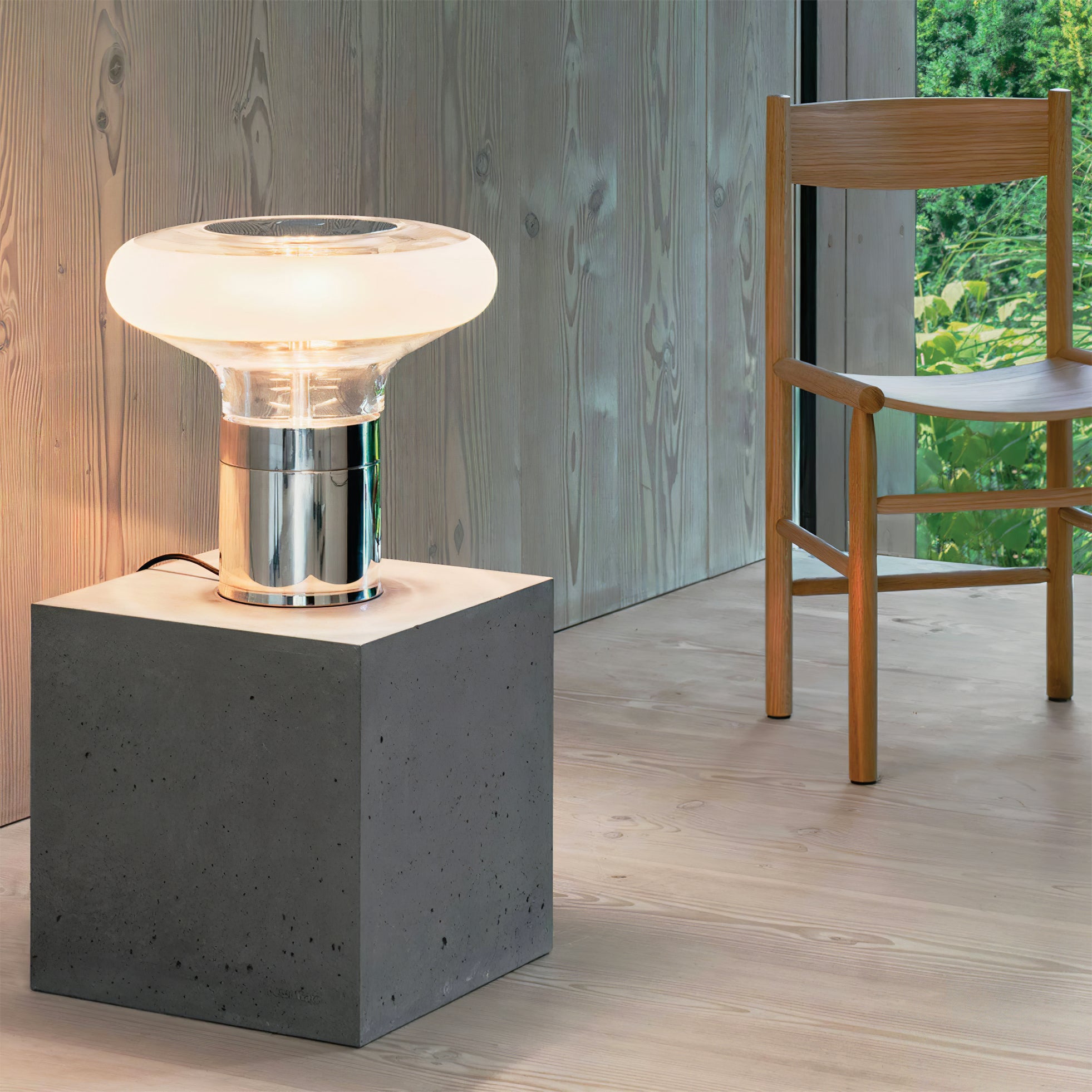 Lámpara de Mesa de Vidrio Soplado con Base Brillante y Tecnología LED – Tamaños 32cm y 45cm 3