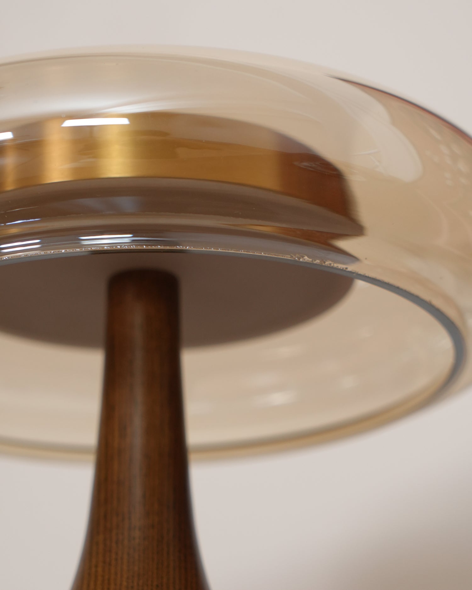 Lámpara de Mesa de Vidrio con LED y Temperaturas de Color Ajustables en Latón y Madera – Iluminación Sobremesa Elegante para Hogar 8