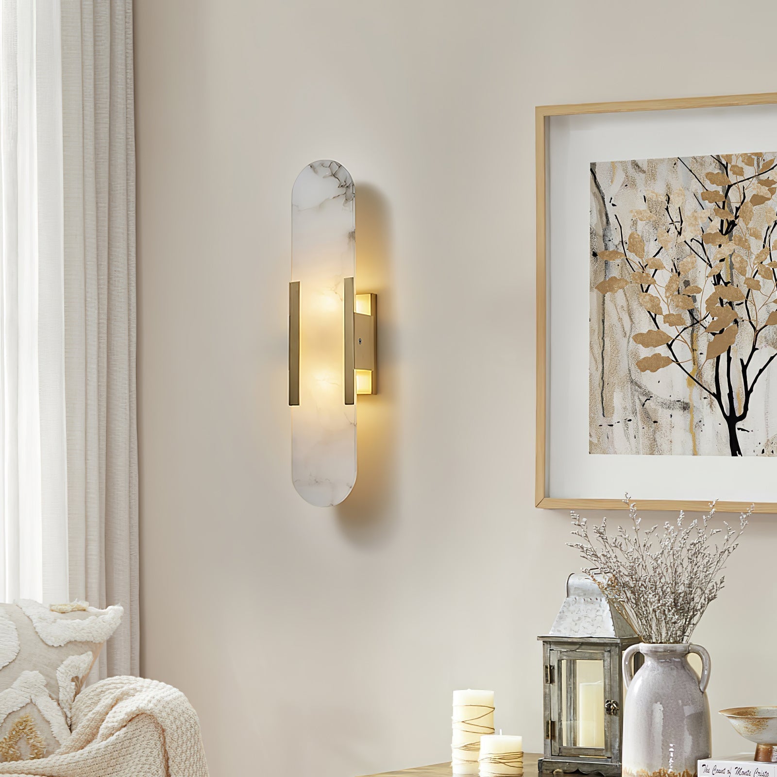 Lámpara de Pared Alargada de Alabastro y Latón - Aplique Pared Moderno para Iluminación Elegante y Sofisticada 3