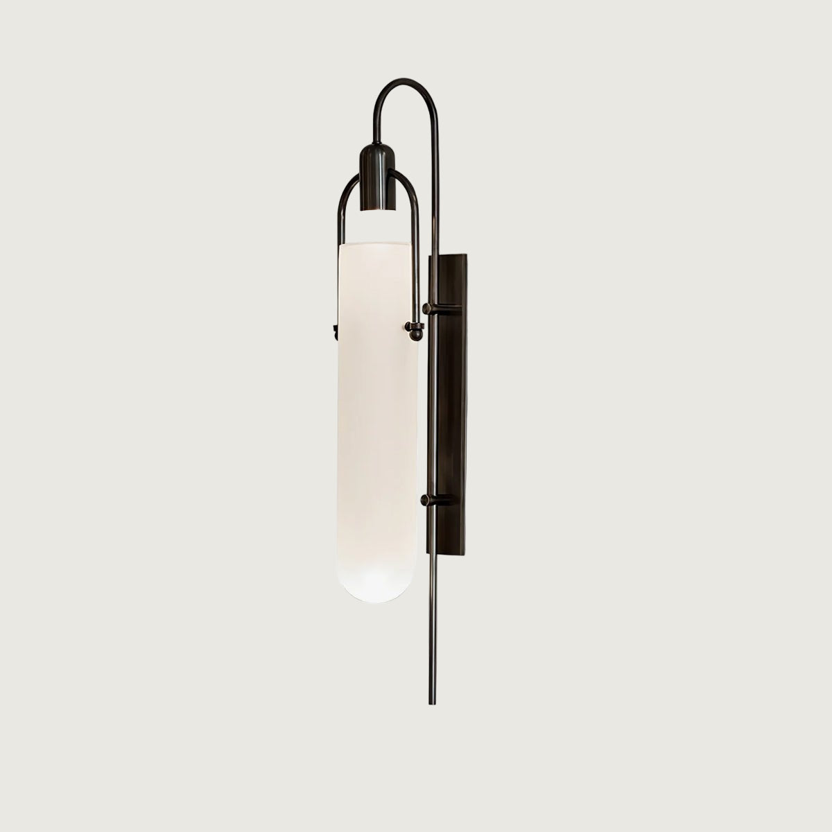 Lámpara de Pared Arc de Vidrio con Diseño Moderno y Acabado en Metal 1