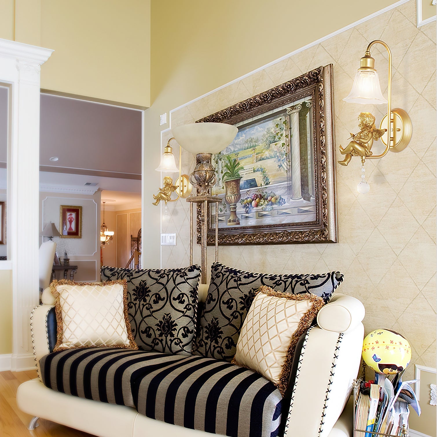 Lámpara de Pared Artística con Pantalla de Vidrio y Base de Resina – Estilo Nórdico 2