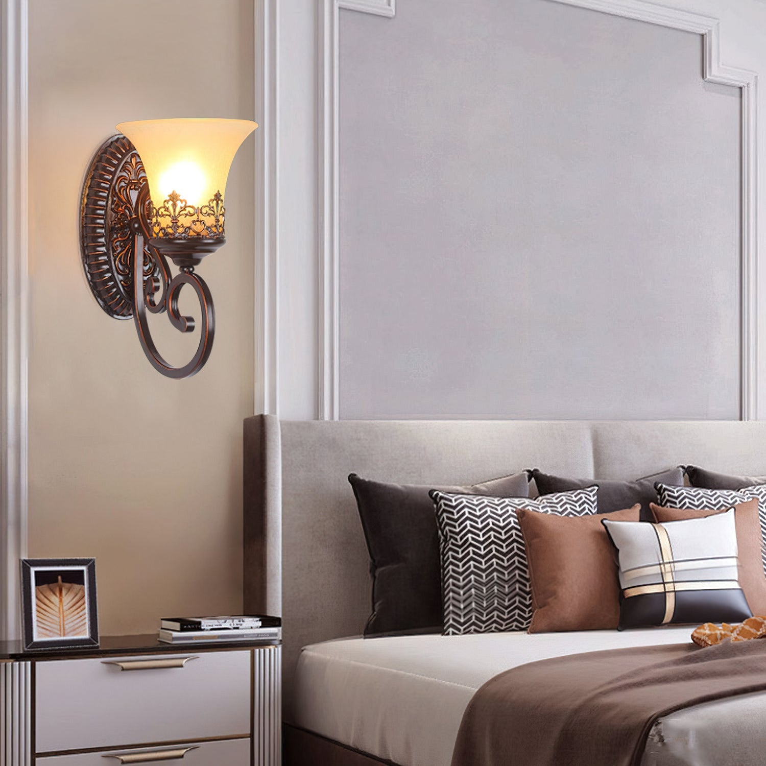 Lámpara de Pared Big Black Beard de Hierro con Diseño de Bigote y Pantalla de Vidrio 6
