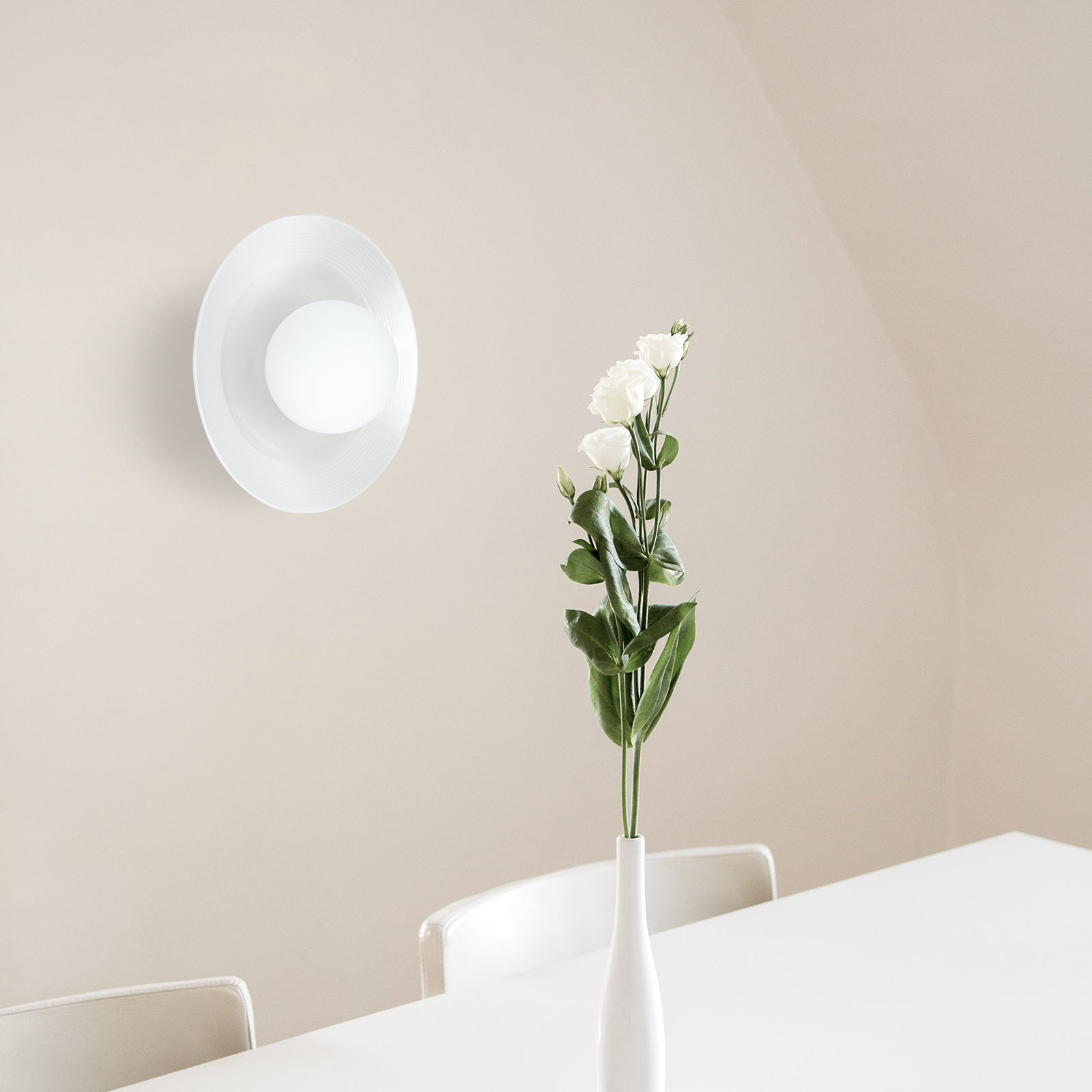 Lámpara de Pared Cerámica Blanca Moderna Estilo Nórdico - Aplique Pared Minimalista para Iluminar tu Hogar 4