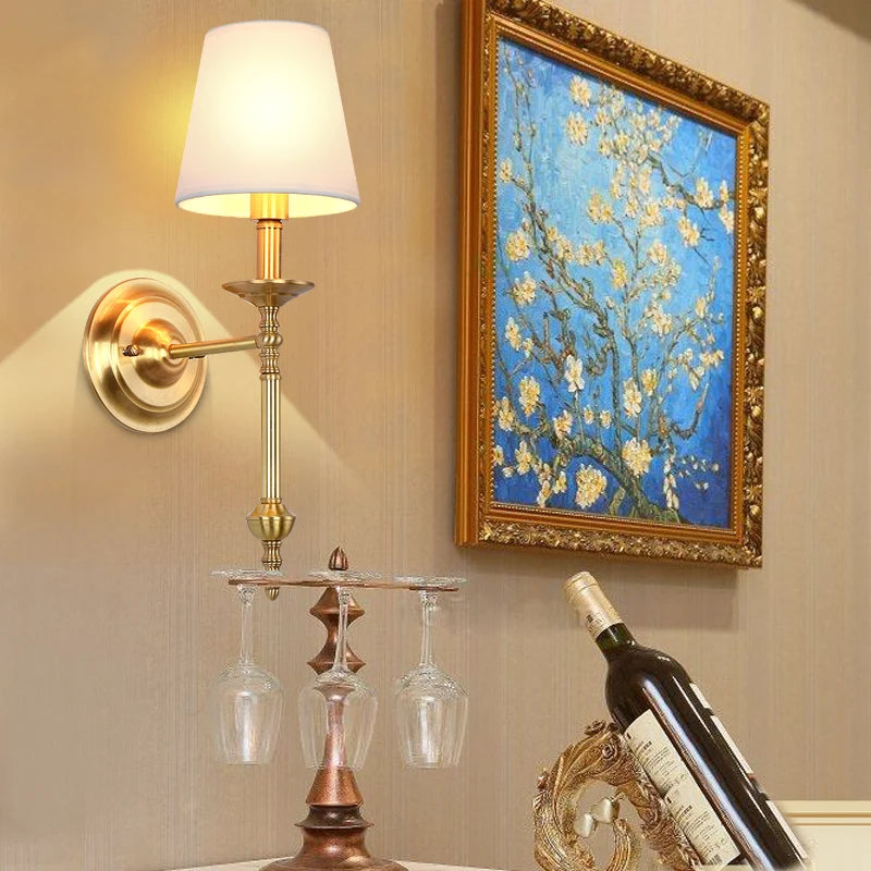 Lámpara de Pared Clásica RetroLuxe – Aplique de Pared de Metal y Tela, Diseño Tradicional para Iluminación Elegante en el Hogar 2