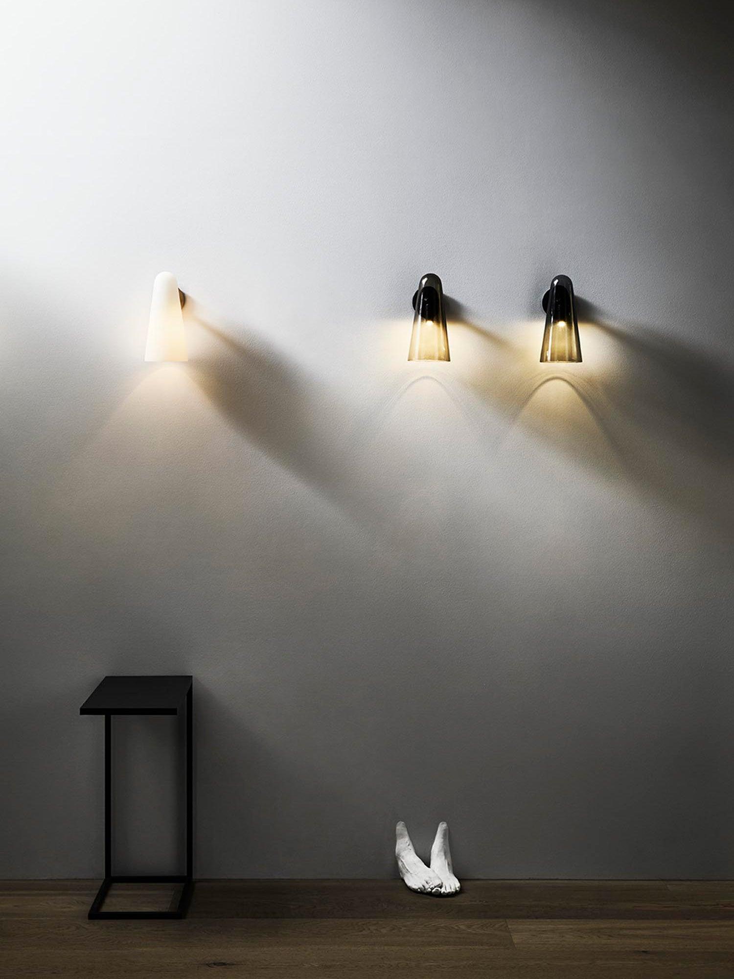 Lámpara de Pared Conical de Vidrio con LED Integrado – Elegante y Moderna 2