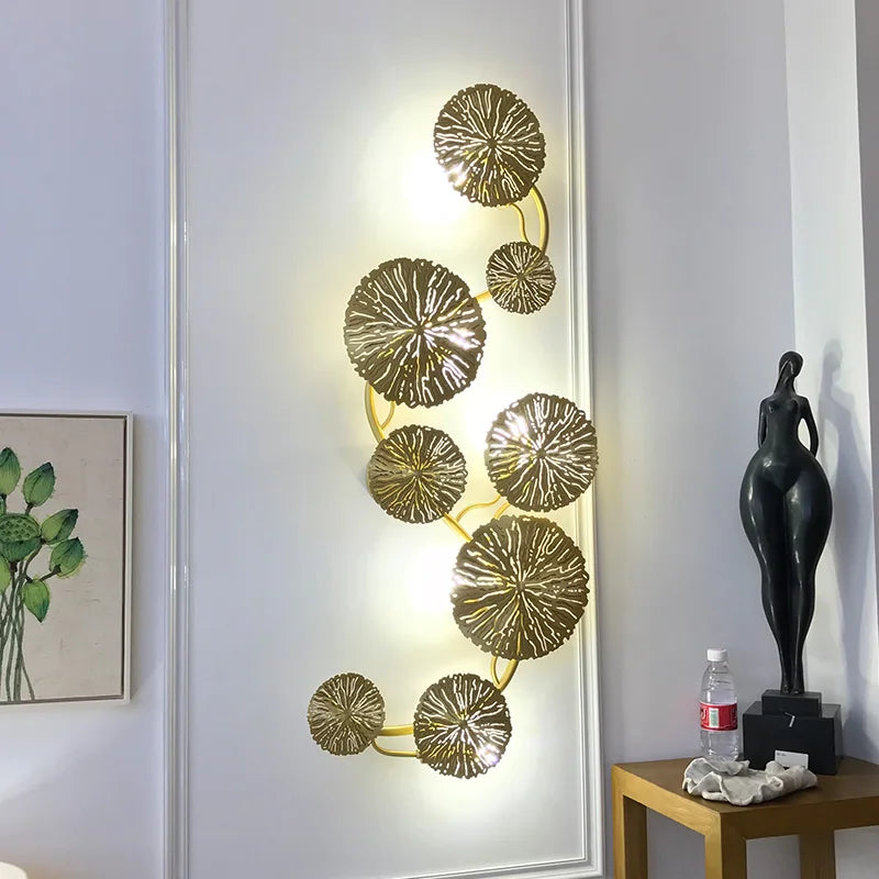 Lámpara de Pared Elegante de Metal y Vidrio – LumoGlow con Luz Cálida y Diseño Clásico 1