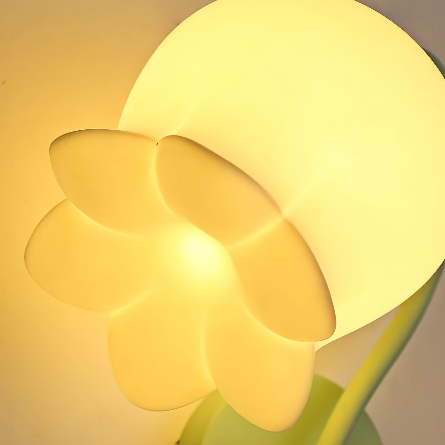 Lámpara de Pared Estilo Francesa con Pantalla Floral - Diseño Elegante y Artístico 8