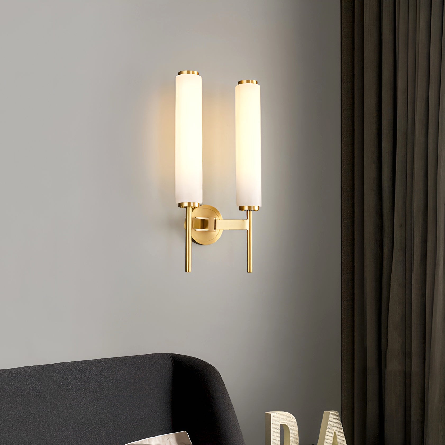 Lámpara de Pared Estilo Vela de Alabastro Brindisi con Acabado en Latón 2