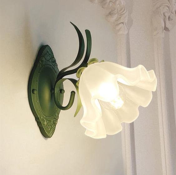 Lámpara de Pared Flor de Lirio de los Valles con Iluminación Suave y Diseño Elegante 0