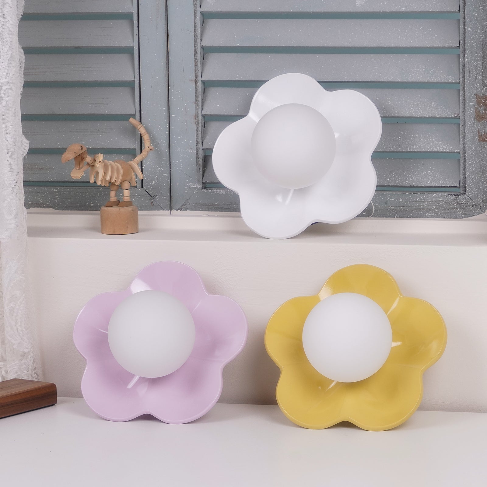 Lámpara de Pared Floral con Diseño Único y Base de Resina – Ideal para Decoración Interior 2