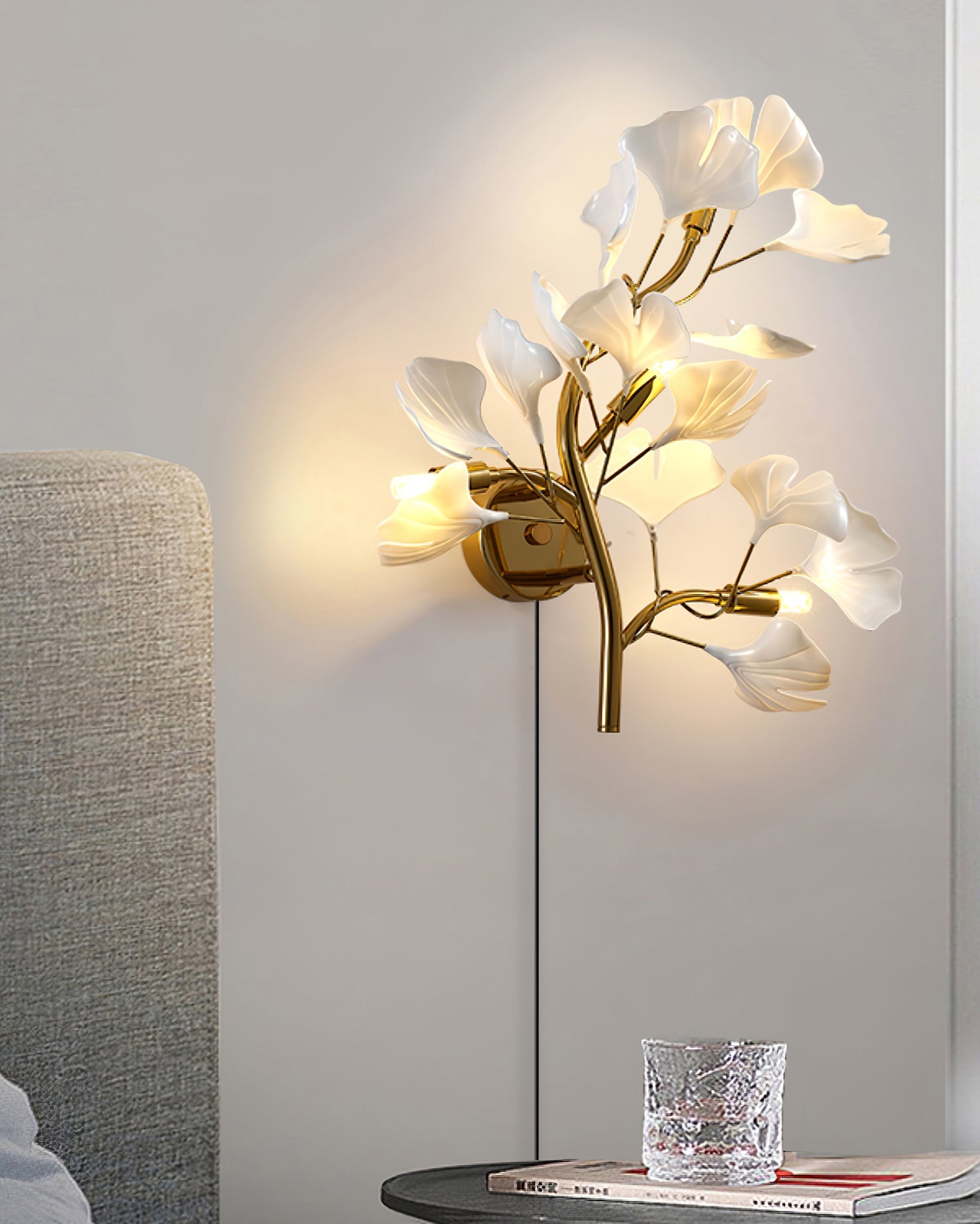 Lámpara de Pared Ginkgo Neiman con Diseño Orgánico y Luz Ambiental - Oro y Blanco 3