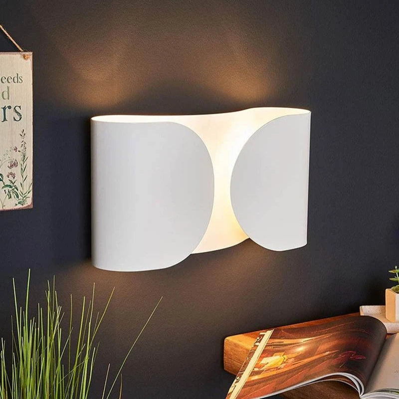 Elvara - Lámpara de Pared LED Moderna con Diseño Minimalista para Iluminación Elegante en Casa y Oficina