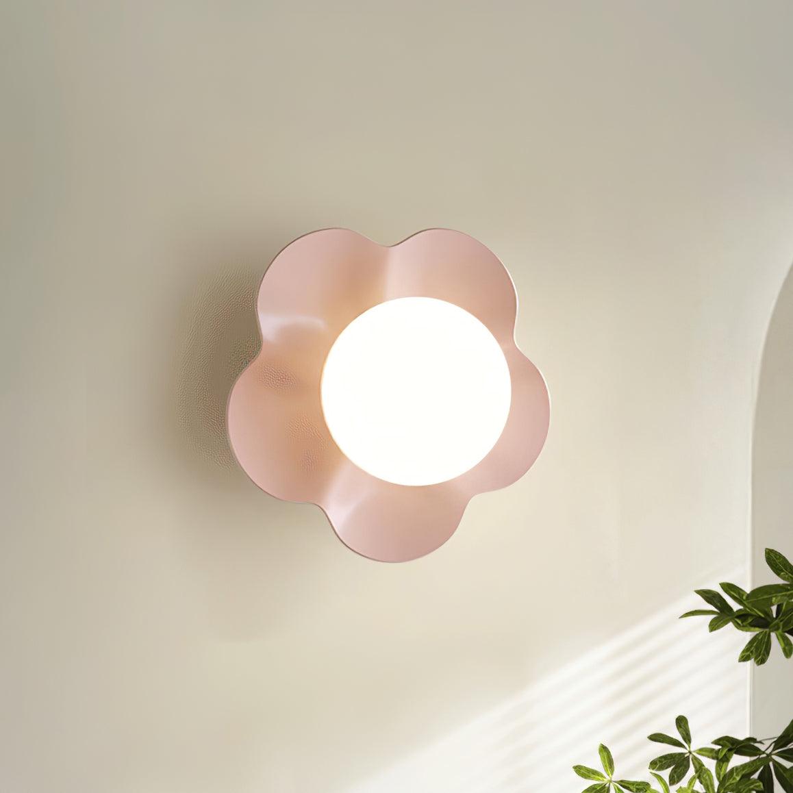 Lámpara de Pared La Fleur de Resina y Vidrio – Diseño Floral, Tamaño Compacto 2