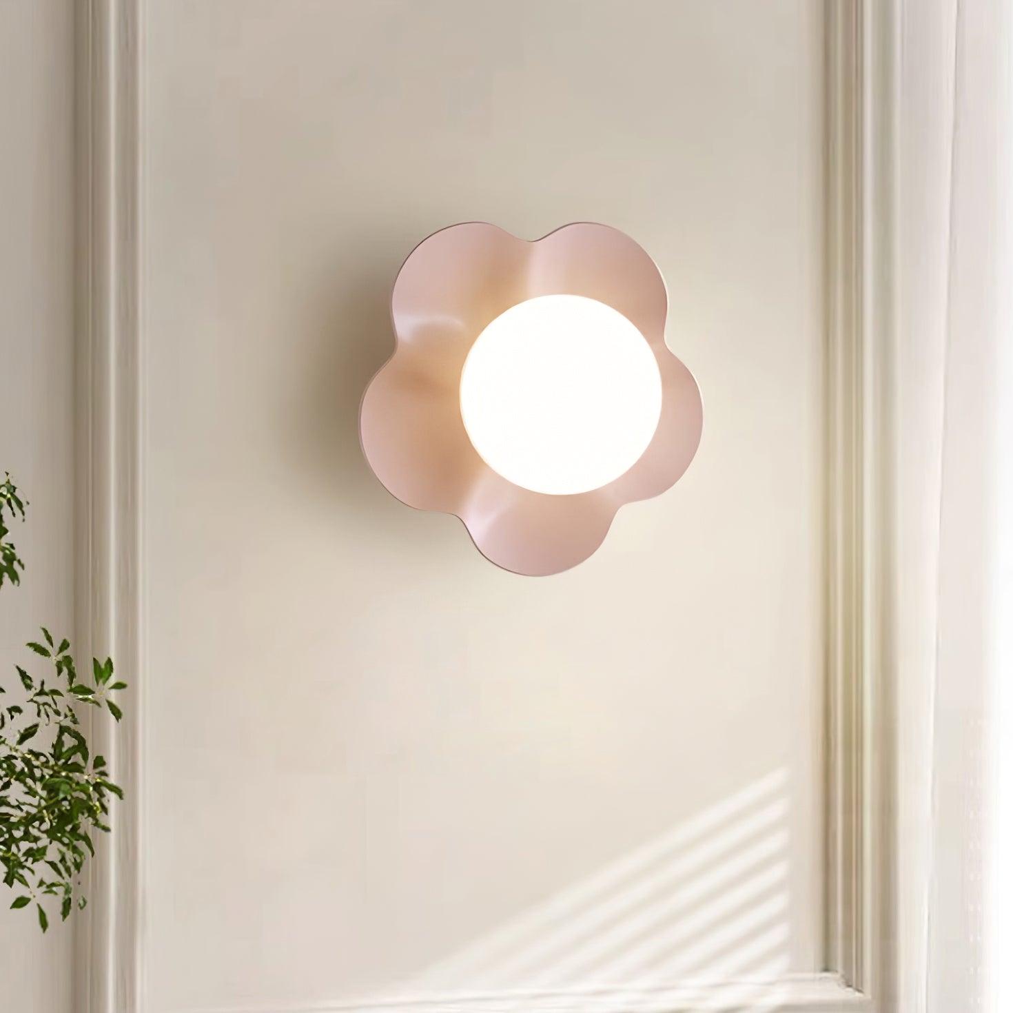 Lámpara de Pared La Fleur de Resina y Vidrio – Diseño Floral, Tamaño Compacto 3