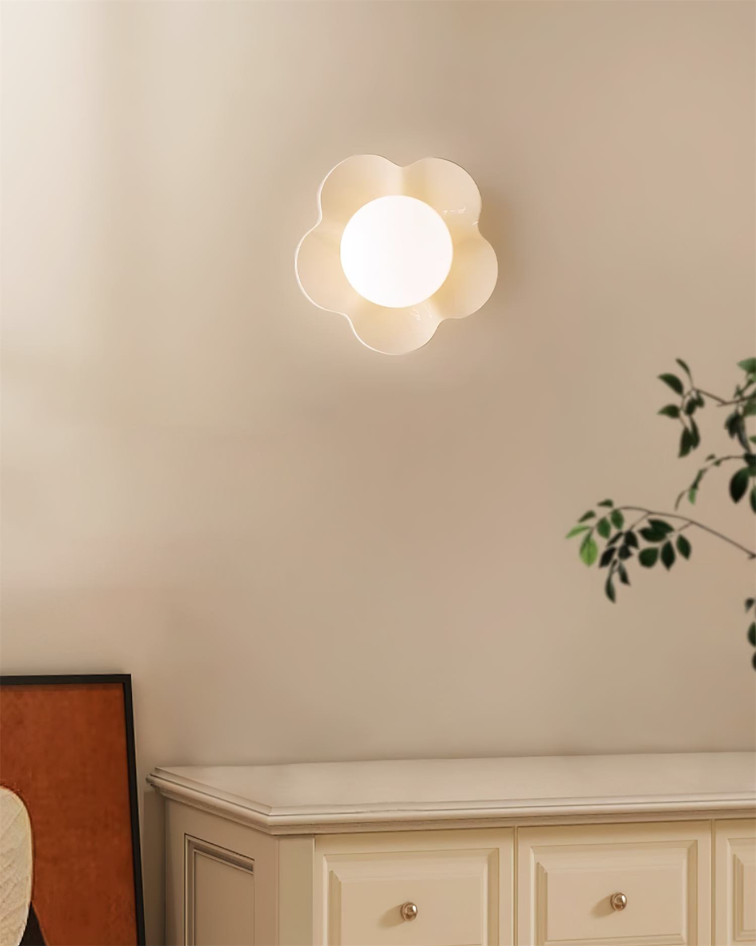 Lámpara de Pared La Fleur de Resina y Vidrio – Diseño Floral, Tamaño Compacto 8