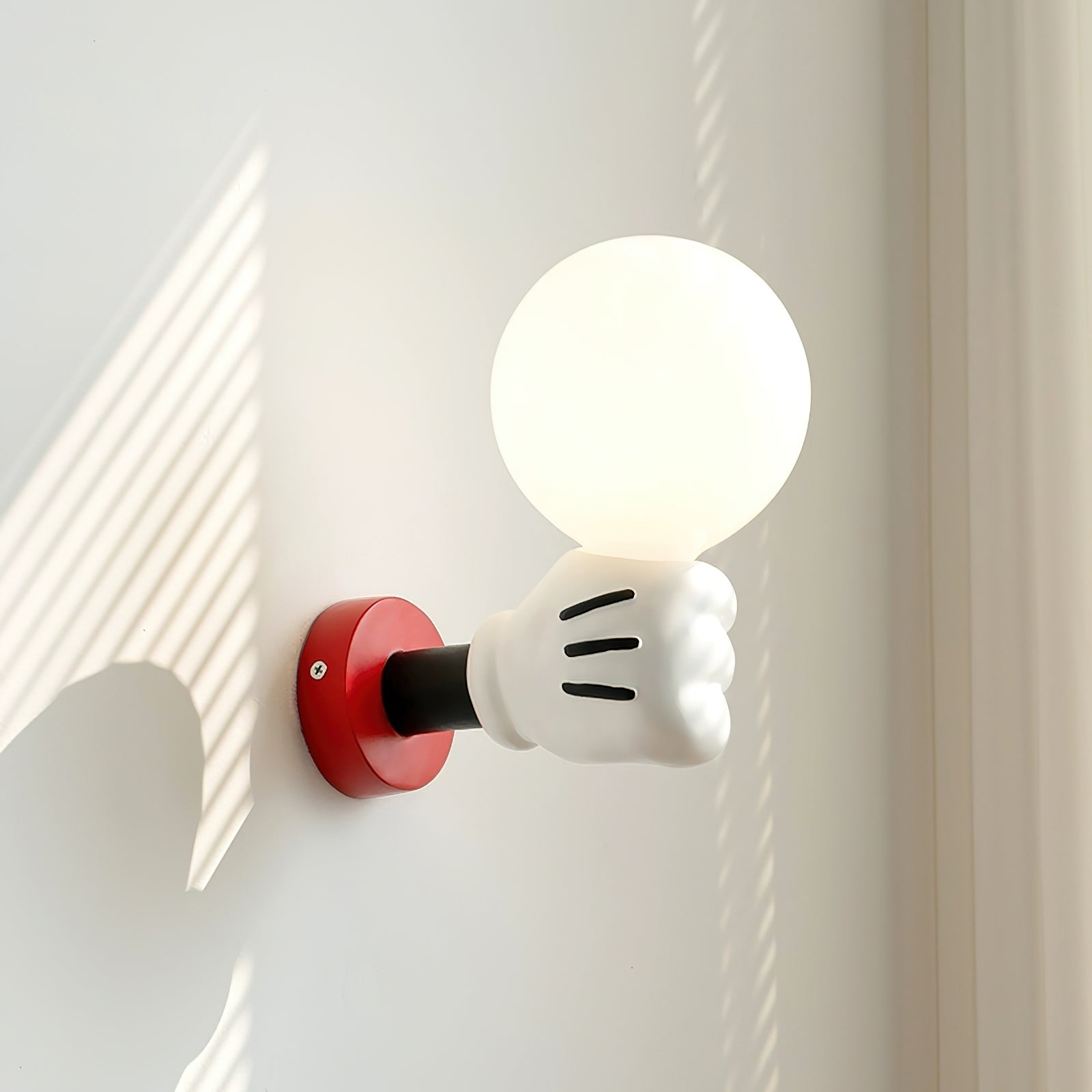 Lámpara de Pared Mickey con Diseño de Guante – Color Rojo y Blanco, Ideal para Habitaciones Infantiles 2