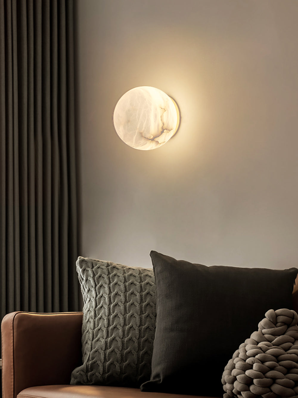Lámpara de Pared Mini Orb de Alabastro con Diseño Elegante y Luz LED 6