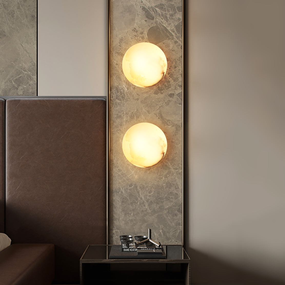 Lámpara de Pared Mini Orb de Alabastro con Diseño Elegante y Luz LED 9