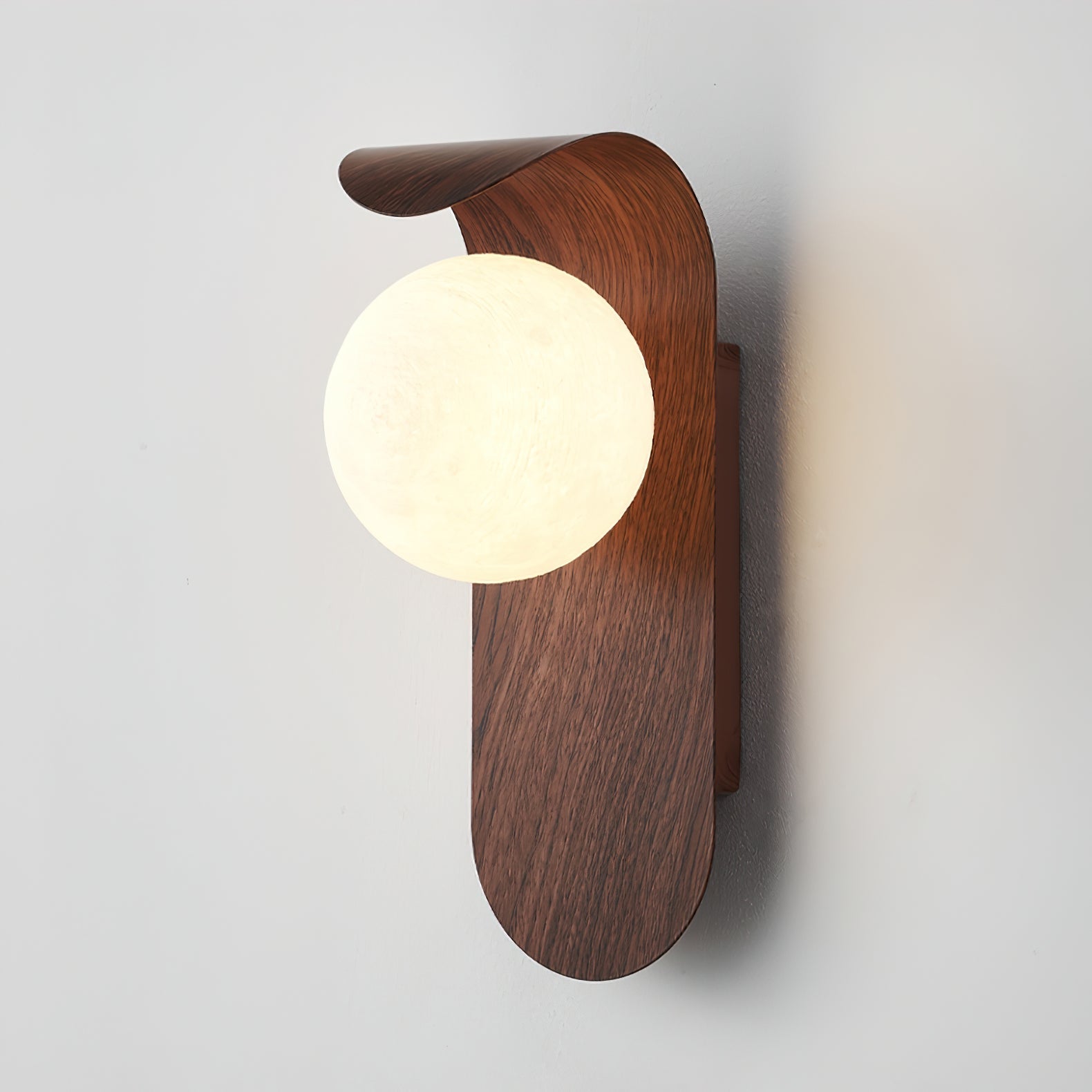Lámpara de Pared Moderna con Base de Madera y Globo Acrílico - Acabados en Color Madera y Nogal 2
