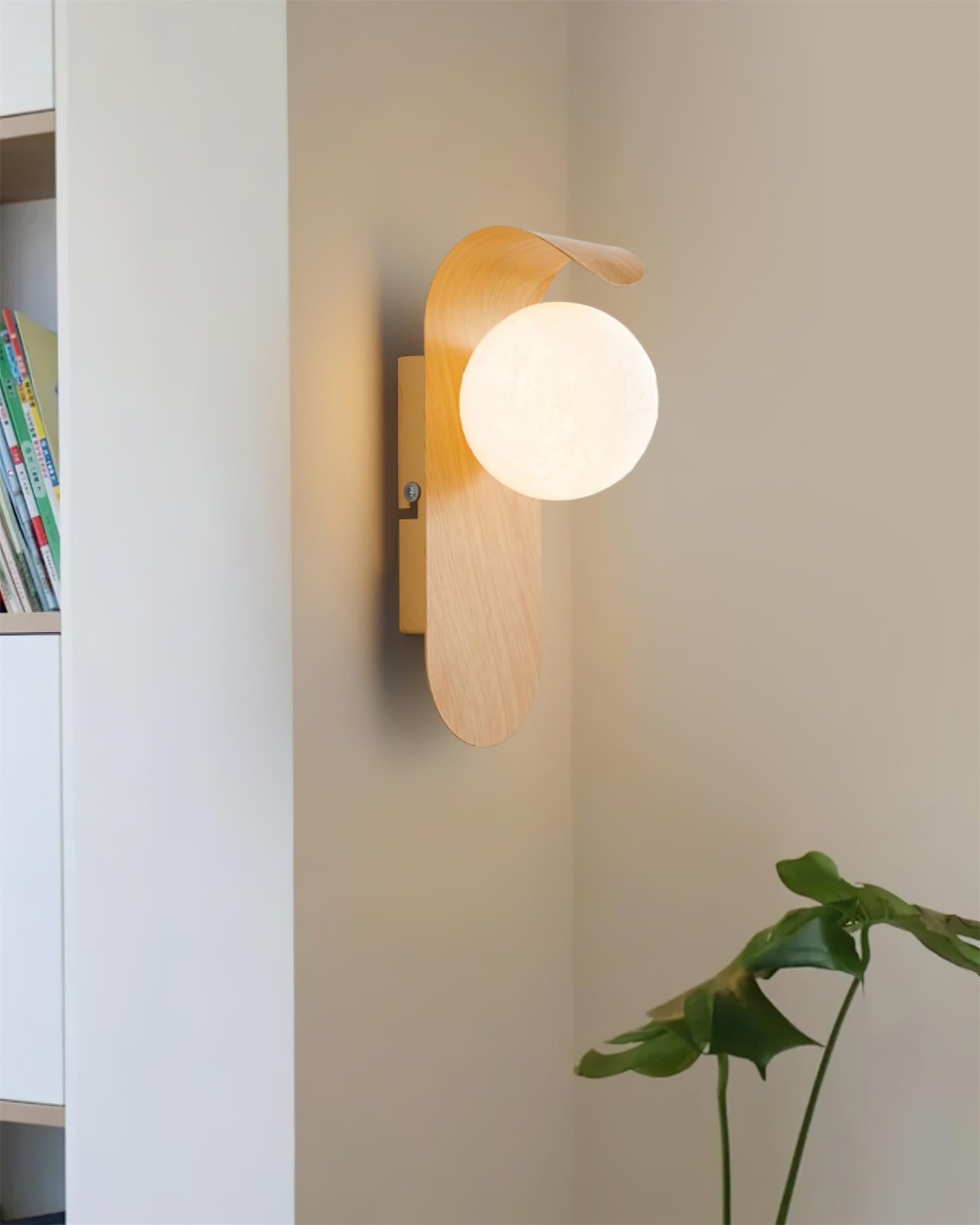 Lámpara de Pared Moderna con Base de Madera y Globo Acrílico - Acabados en Color Madera y Nogal 4