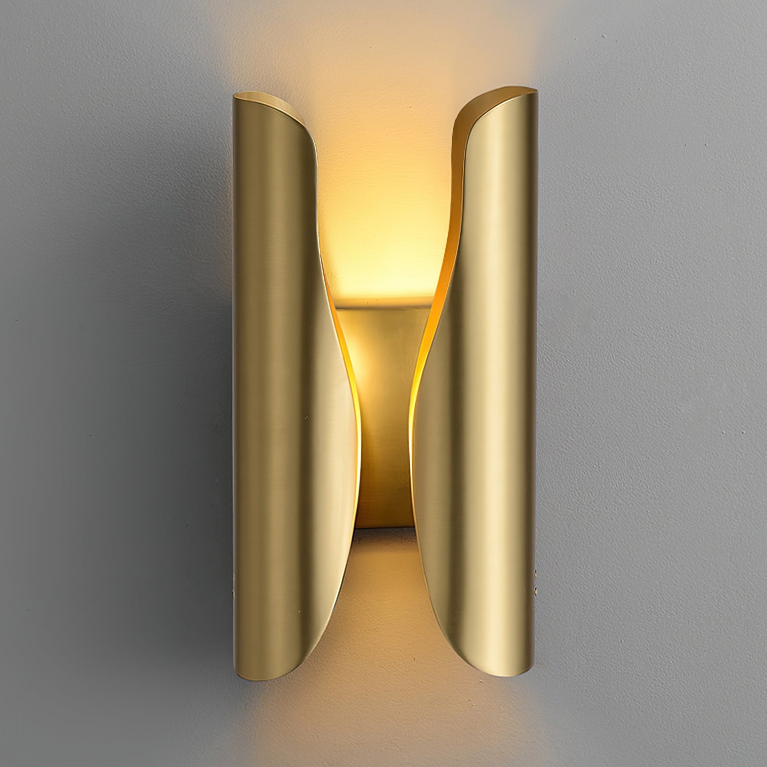Lámpara de Pared Moderna de Latón Cepillado y Negro para Interiores – Guardian Wall Light 5