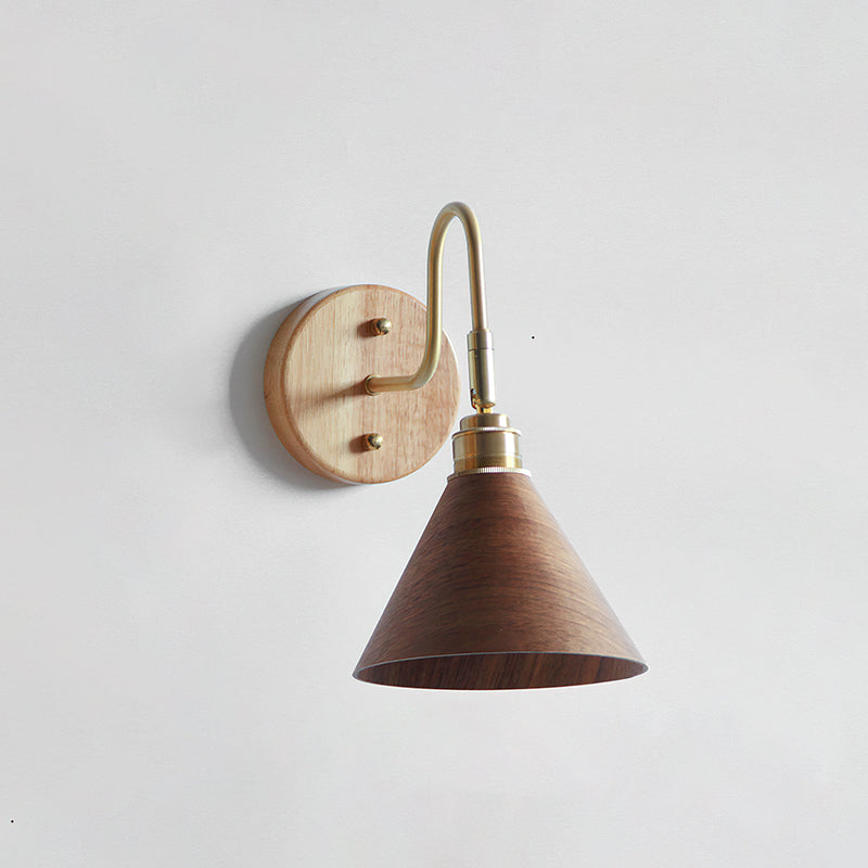 Lámpara de Pared Moderna de Metal y Madera - Estilo Retro, Base Dorada, Pantalla de Nogal 9