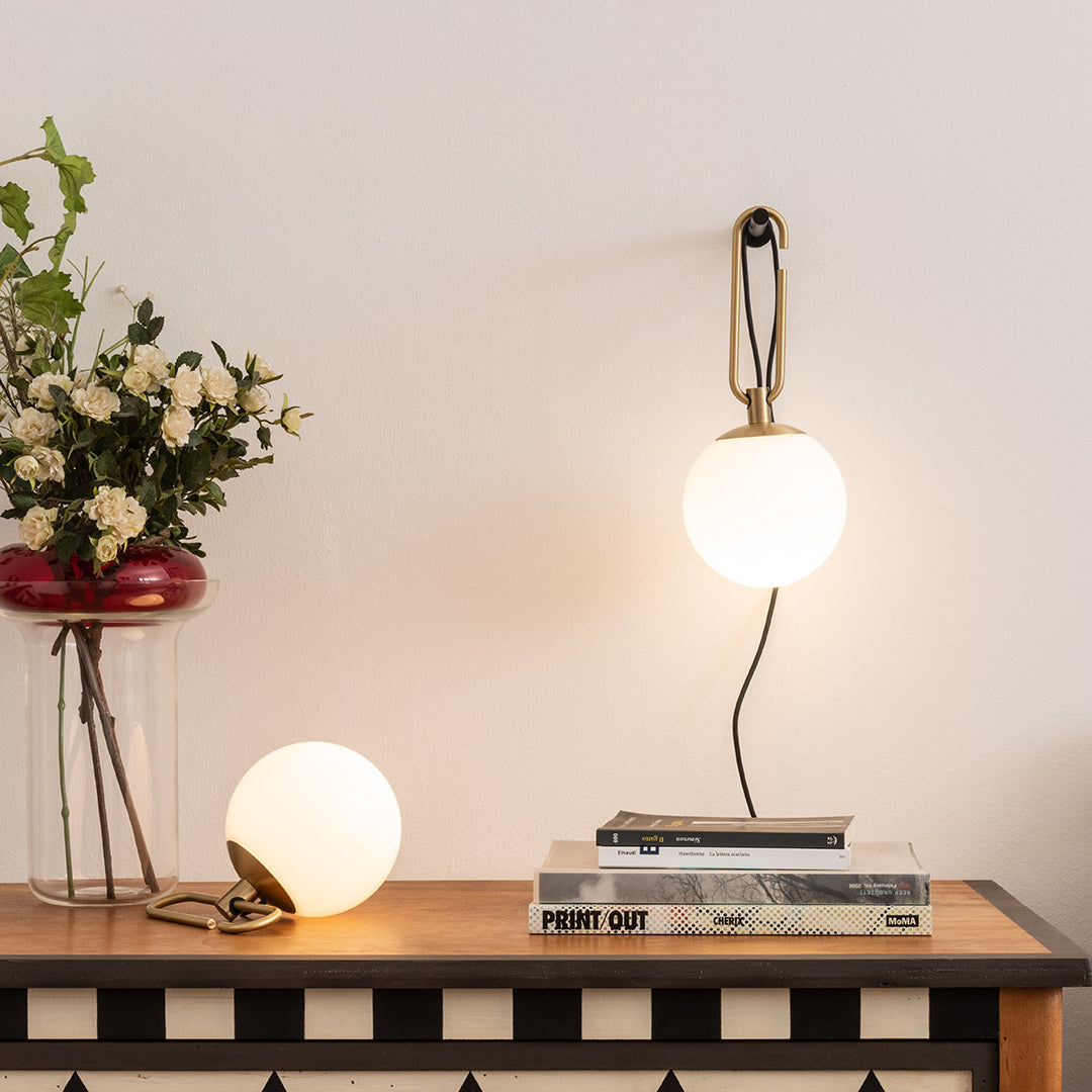Lámpara de Pared Moderna de Metal y Vidrio con LED Integrado, Diseño Elegante y Sostenible, 20 cm Diámetro, Luz Cálida y Fría 3