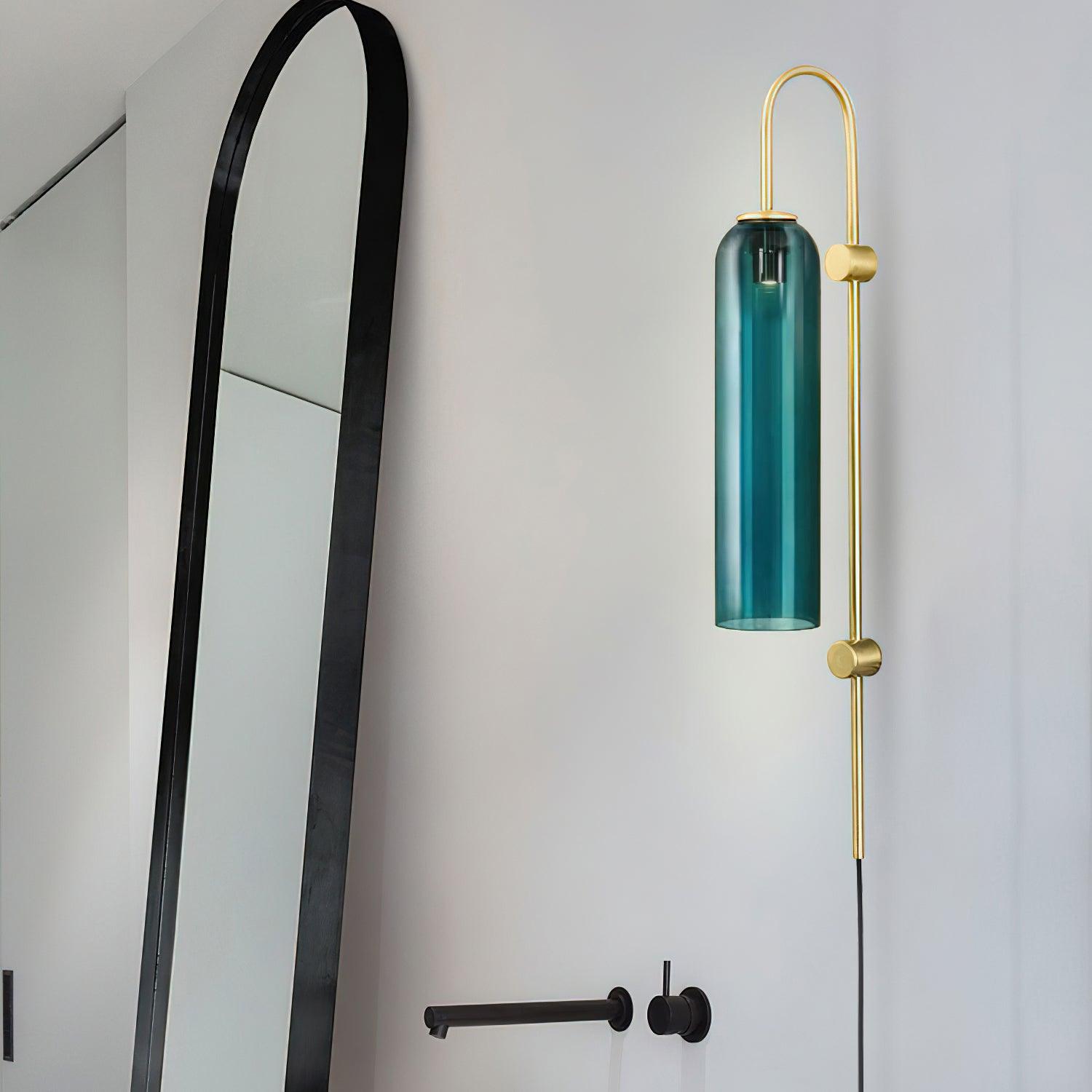 Lámpara de Pared Moderna de Vidrio con Acabados en Negro y Oro – Diseño Elegante y Sofisticado 4