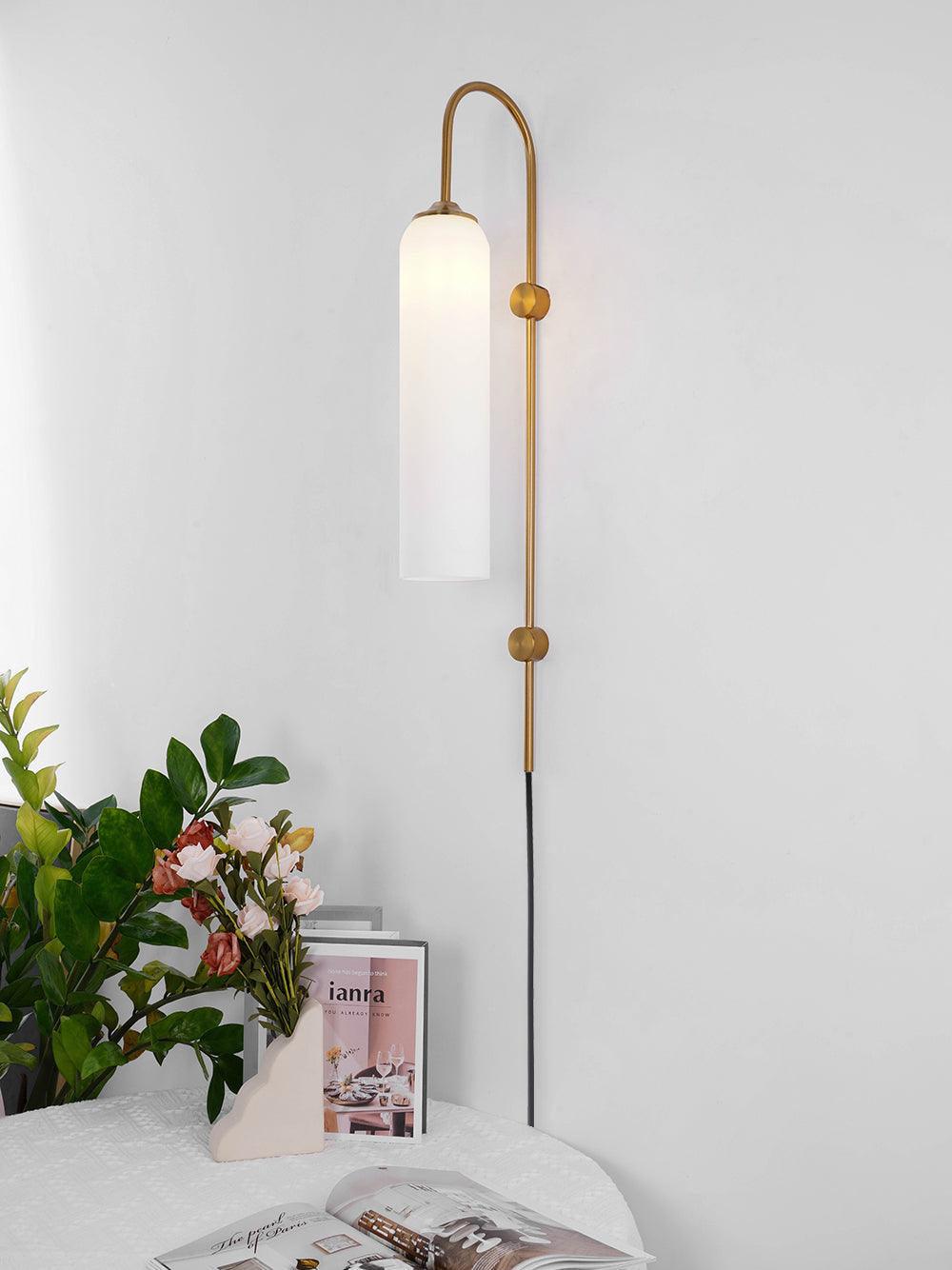 Lámpara de Pared Moderna de Vidrio con Acabados en Negro y Oro – Diseño Elegante y Sofisticado 7
