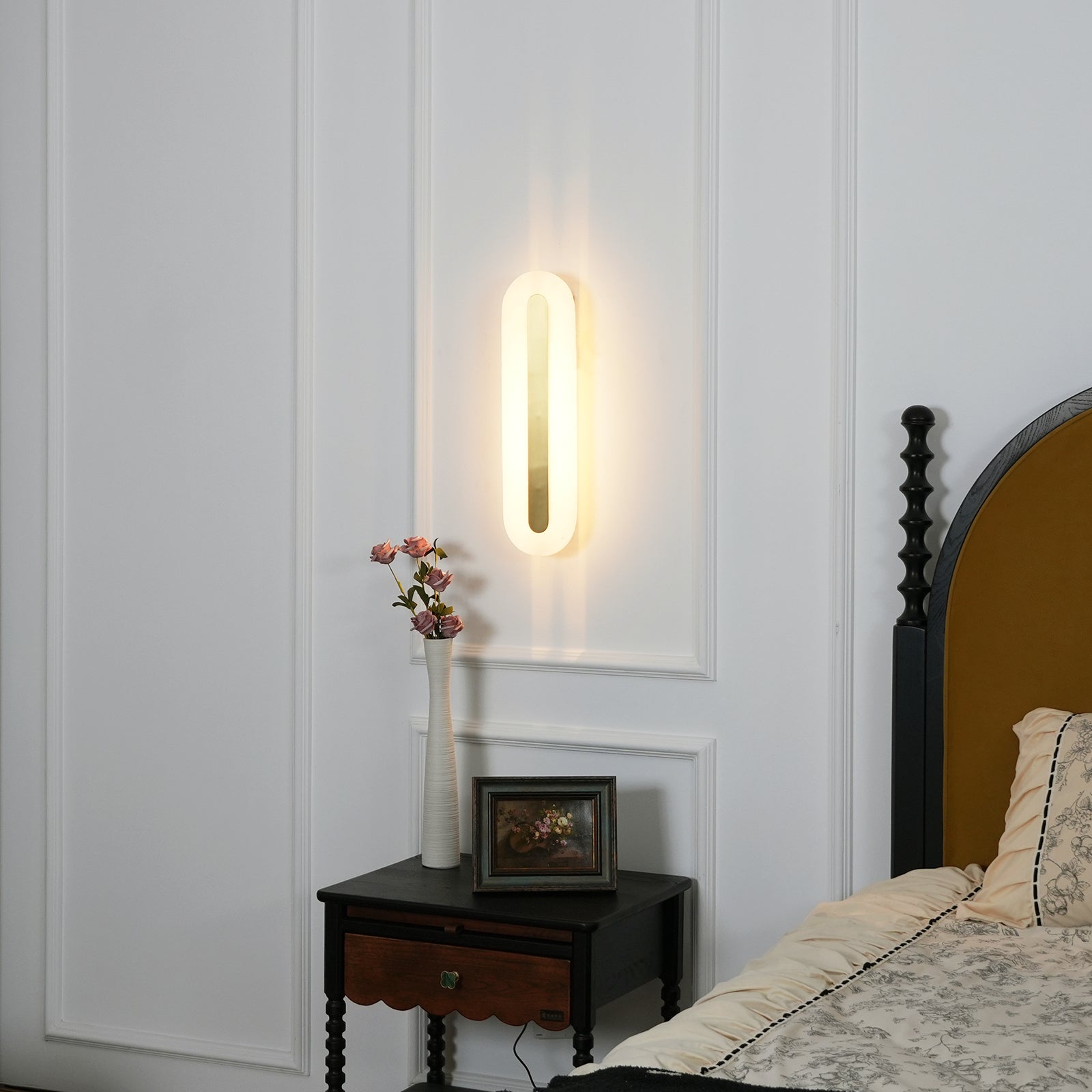 Lámpara de Pared Ovalada de Alabastro con Acabado Dorado – Iluminación Interior Elegante 4