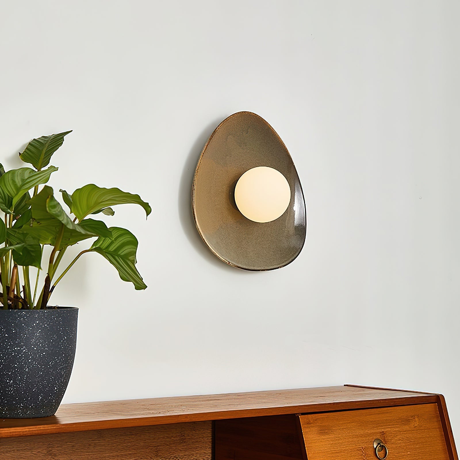 Lámpara de Pared Pebble Tray con Diseño Orgánico y Luz Ambiental – Cerámica y Vidrio 3