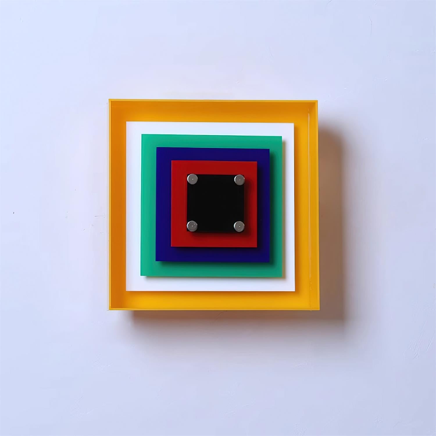 Lámpara de Pared Plug In con Diseño Geométrico en Acrílico – Varios Colores Disponibles 2