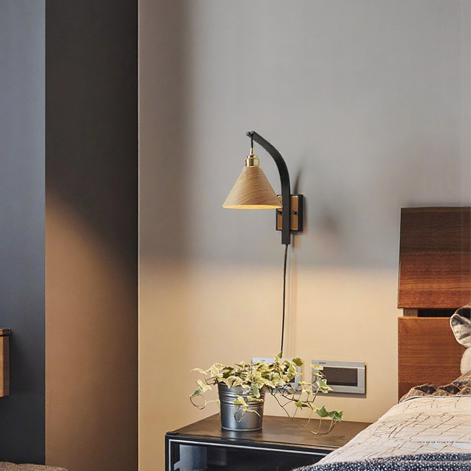 Lámpara de Pared Plug In de Madera con Diseño Moderno y Luz Cálida 2
