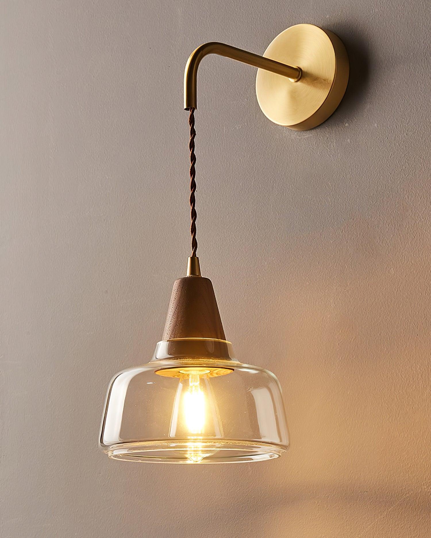 Lámpara de Pared Rockford con Brazo de Latón y Pantalla de Vidrio Clara 4