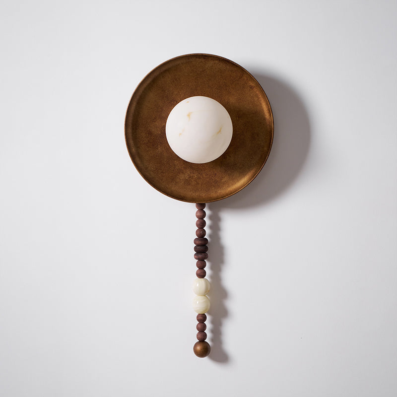 Lámpara de Pared Vintage de Bronce con Pantalla de Alabastro y Cadena de Piedras Naturales 0