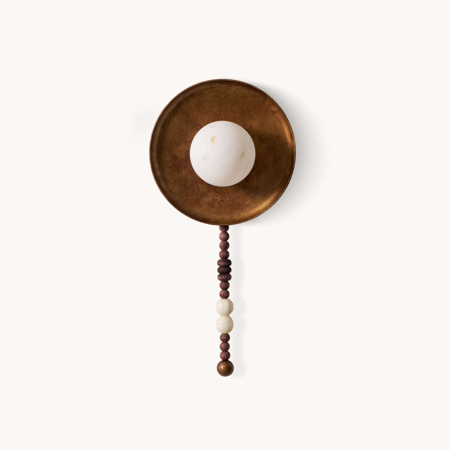 Lámpara de Pared Vintage de Bronce con Pantalla de Alabastro y Cadena de Piedras Naturales 1