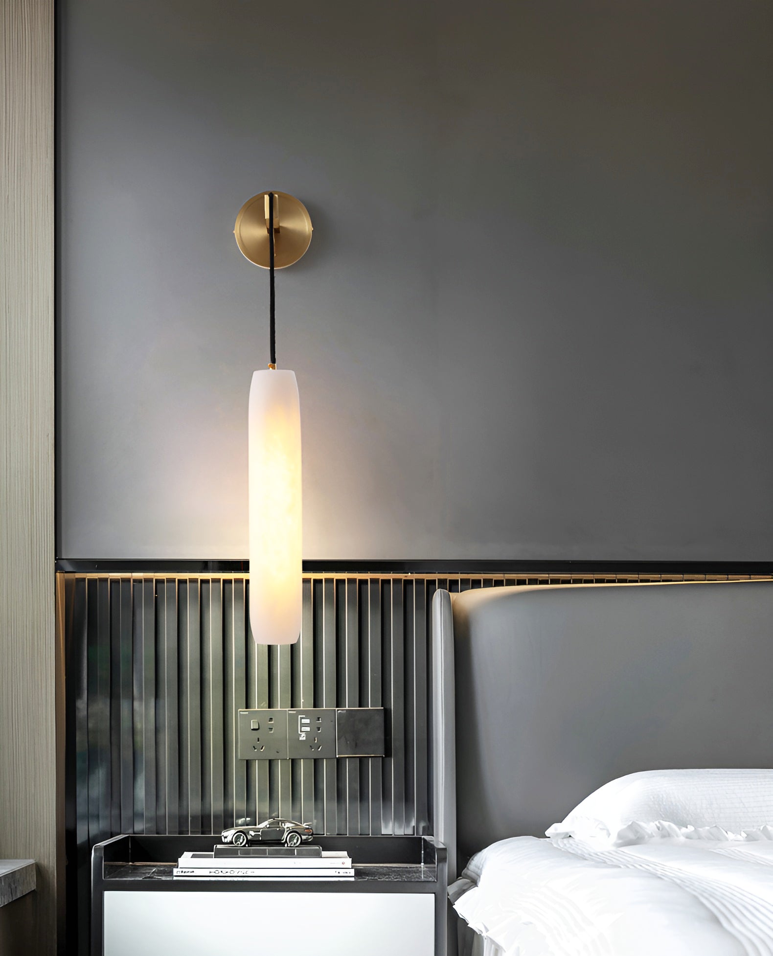 Lámpara de Pared de Alabastro en Forma de Fluta – Elegante Iluminación Interior 8