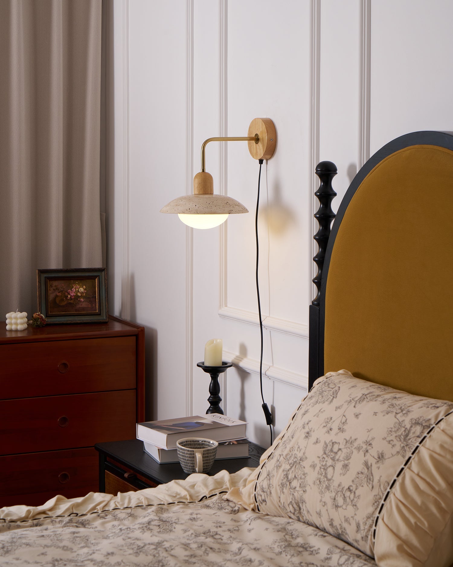 Lámpara de Pared de Diseño Moderno con Pantalla de Travertino Amarillo y Base de Madera 3