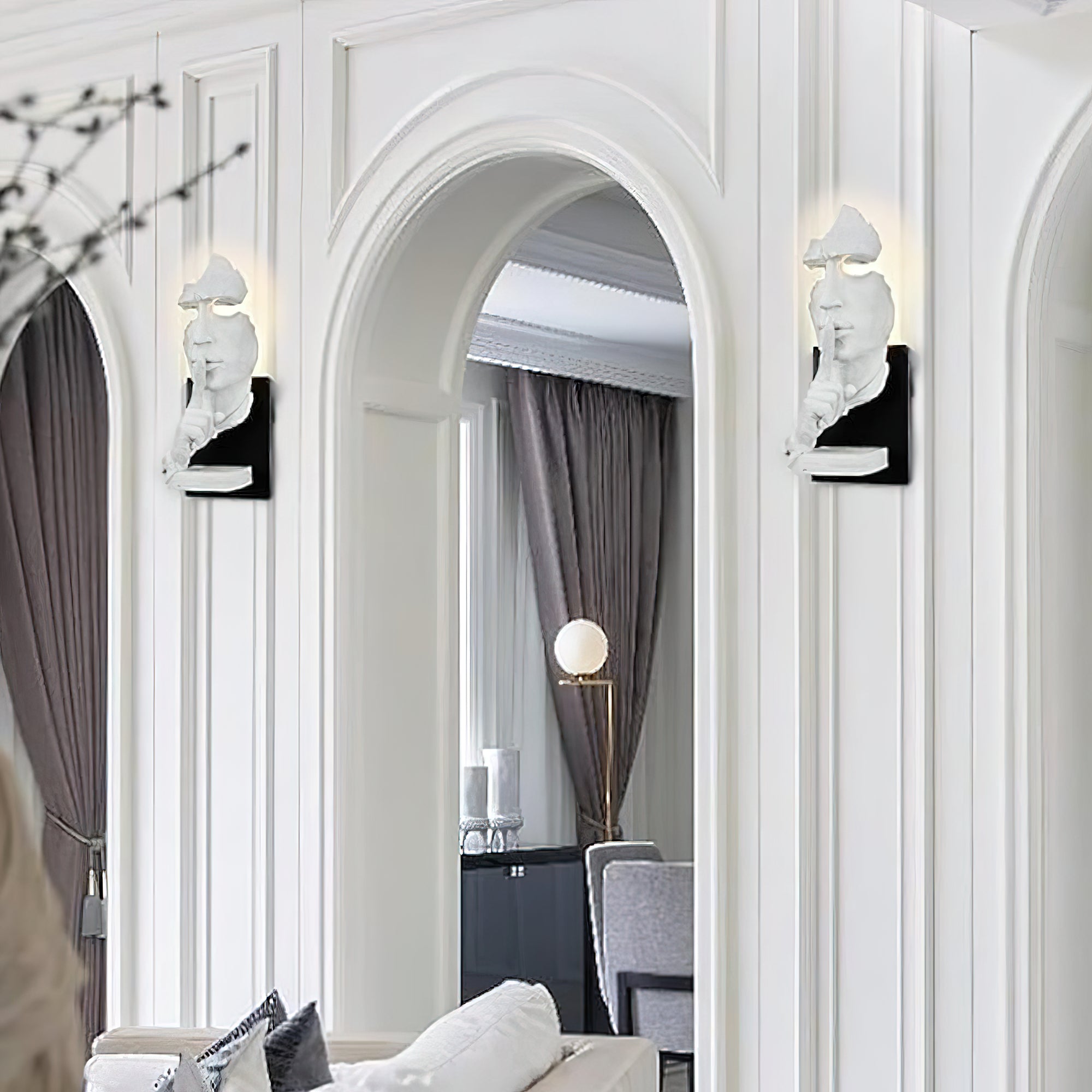 Lámpara de Pared de Hierro con Diseño de Rostro Humano – Estilo Industrial, Color Negro, Blanco y Bronce 6