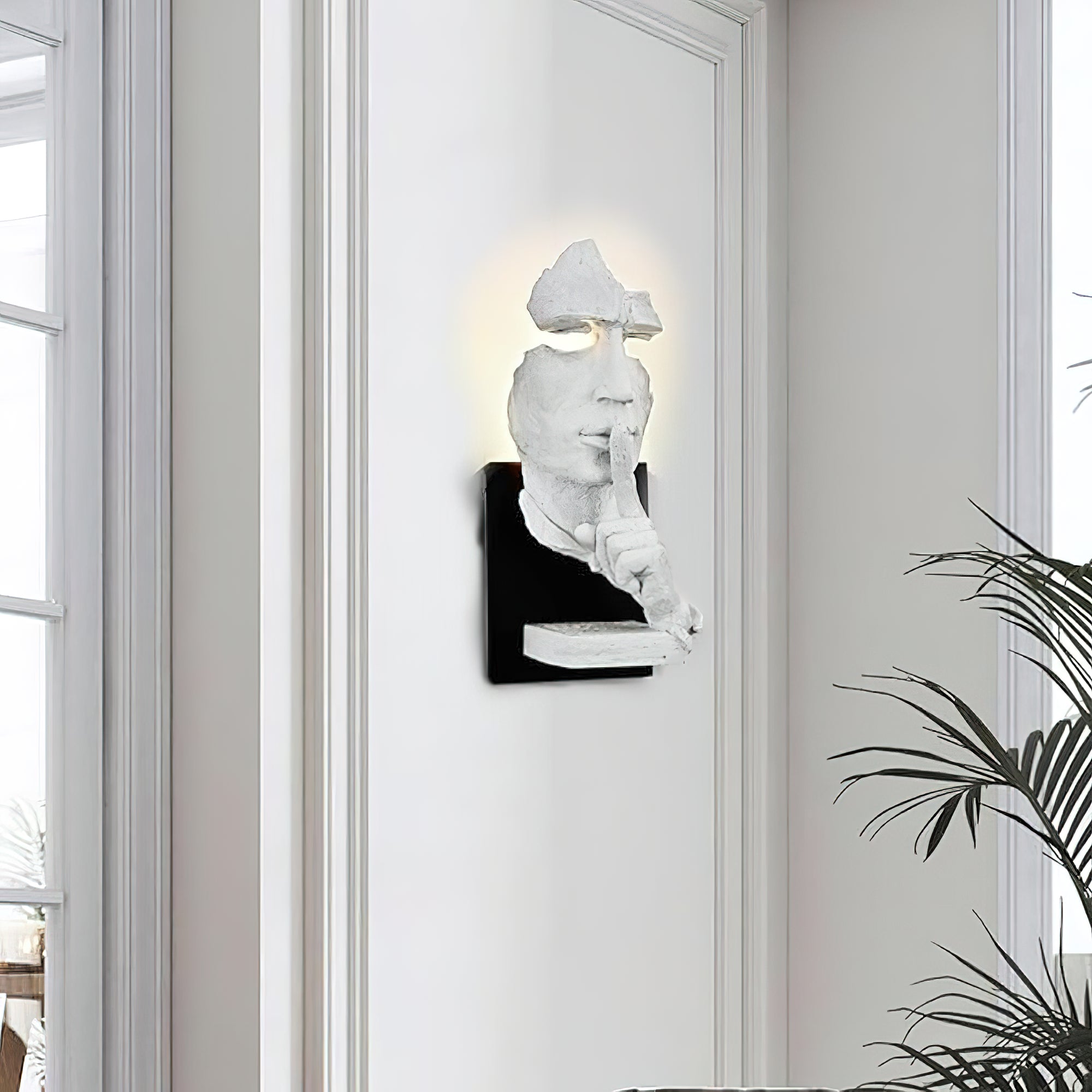 Lámpara de Pared de Hierro con Diseño de Rostro Humano – Estilo Industrial, Color Negro, Blanco y Bronce 7