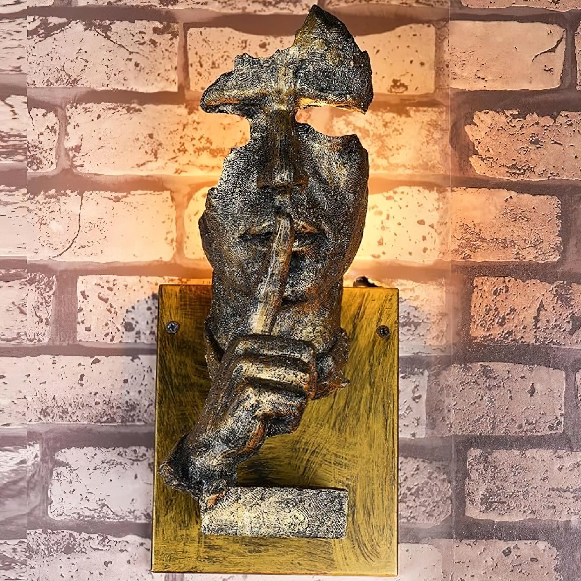 Lámpara de Pared de Hierro con Diseño de Rostro Humano – Estilo Industrial, Color Negro, Blanco y Bronce 8