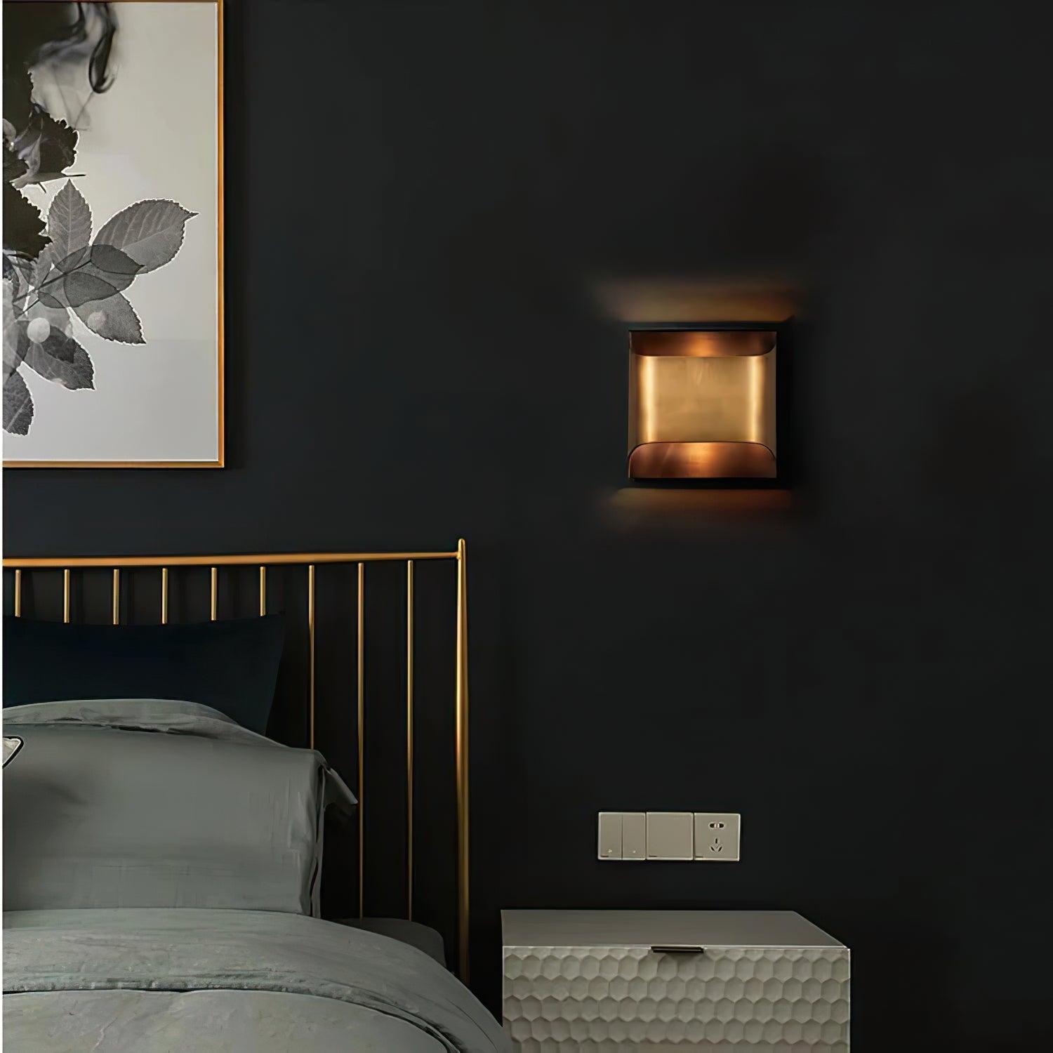 Lámpara de Pared de Latón Estilo Gótico - Tamaño Estándar y Acabado Brillante 2