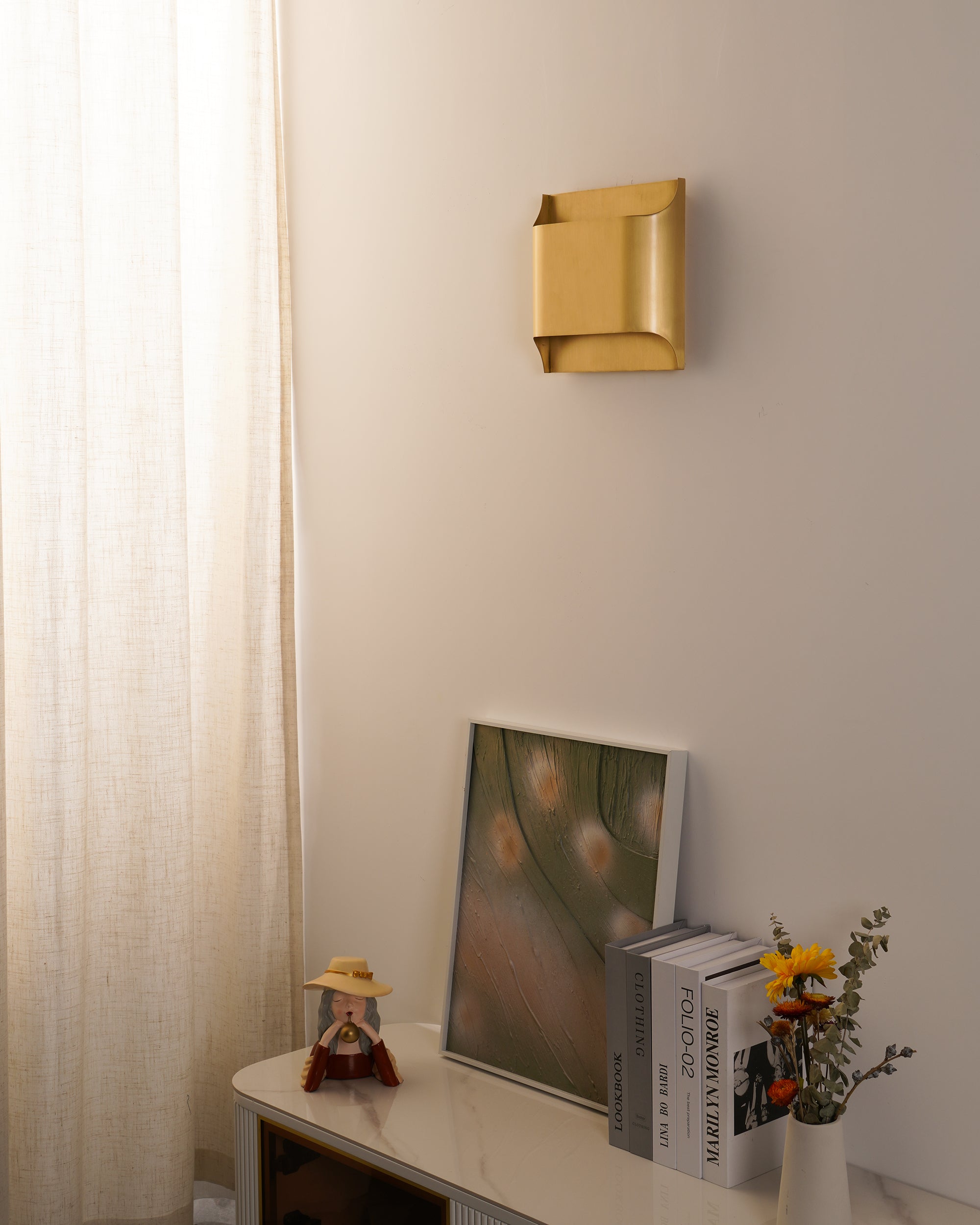 Lámpara de Pared de Latón Estilo Gótico - Tamaño Estándar y Acabado Brillante 4