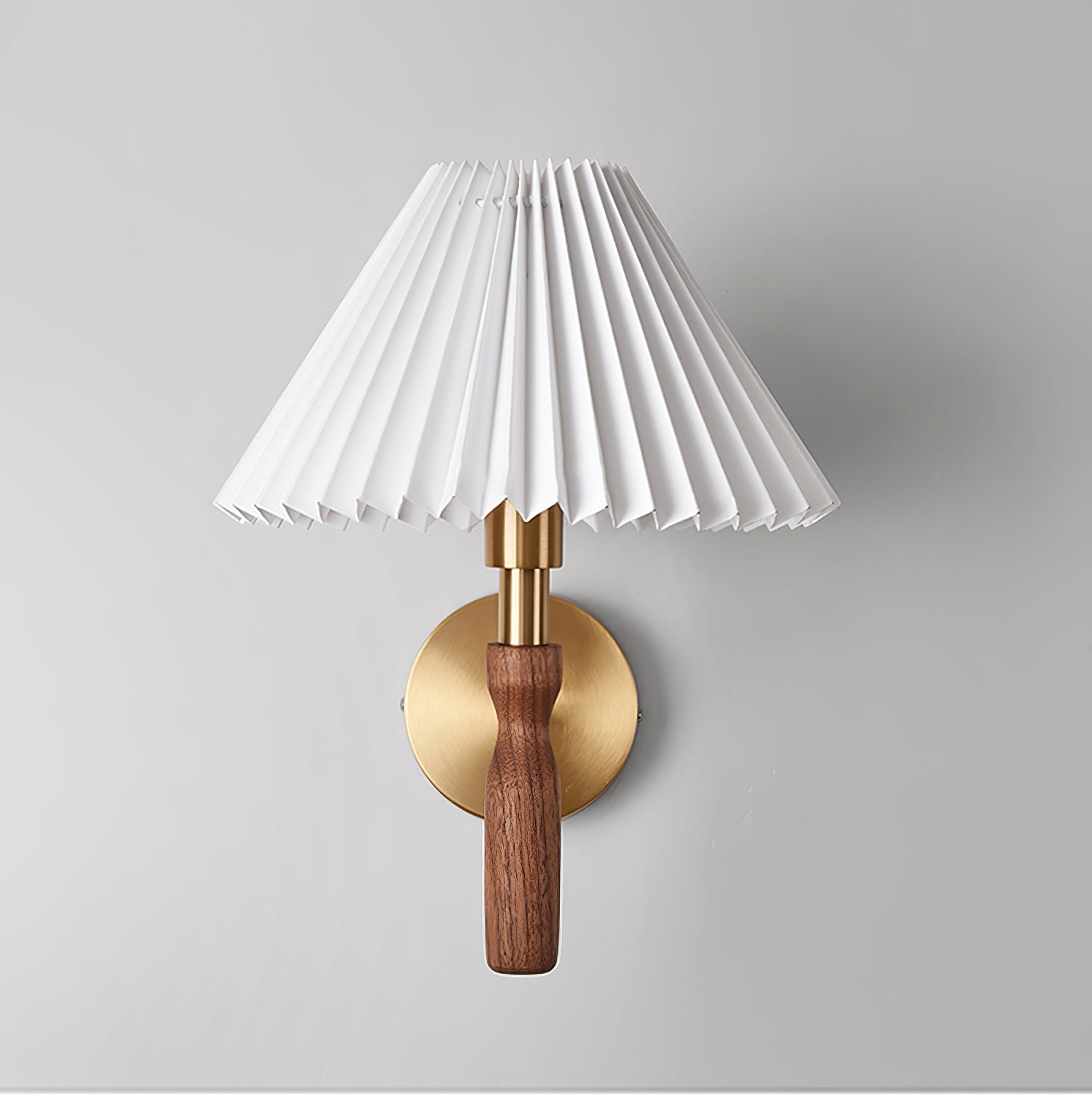 Lámpara de Pared de Madera Maison con Brazo de Latón y Pantalla Blanca – Aplique Pared Moderno para Interiores Elegantes 0