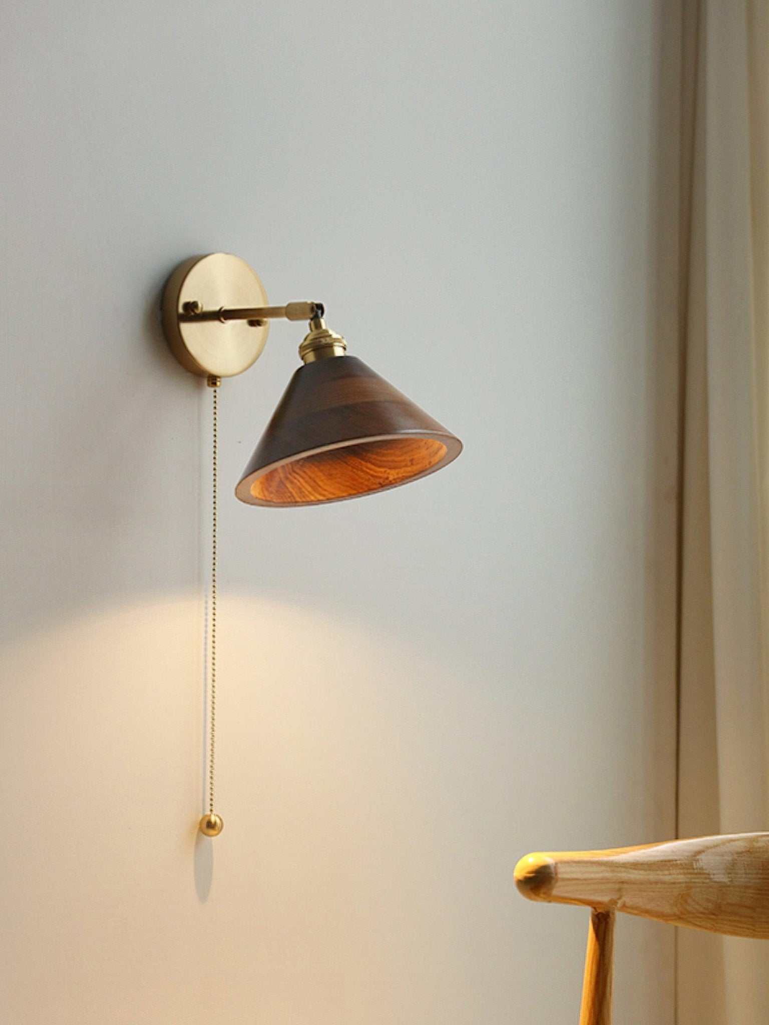 Lámpara de Pared de Madera Vintage con Diseño Moderno y Acabado en Nogal 7