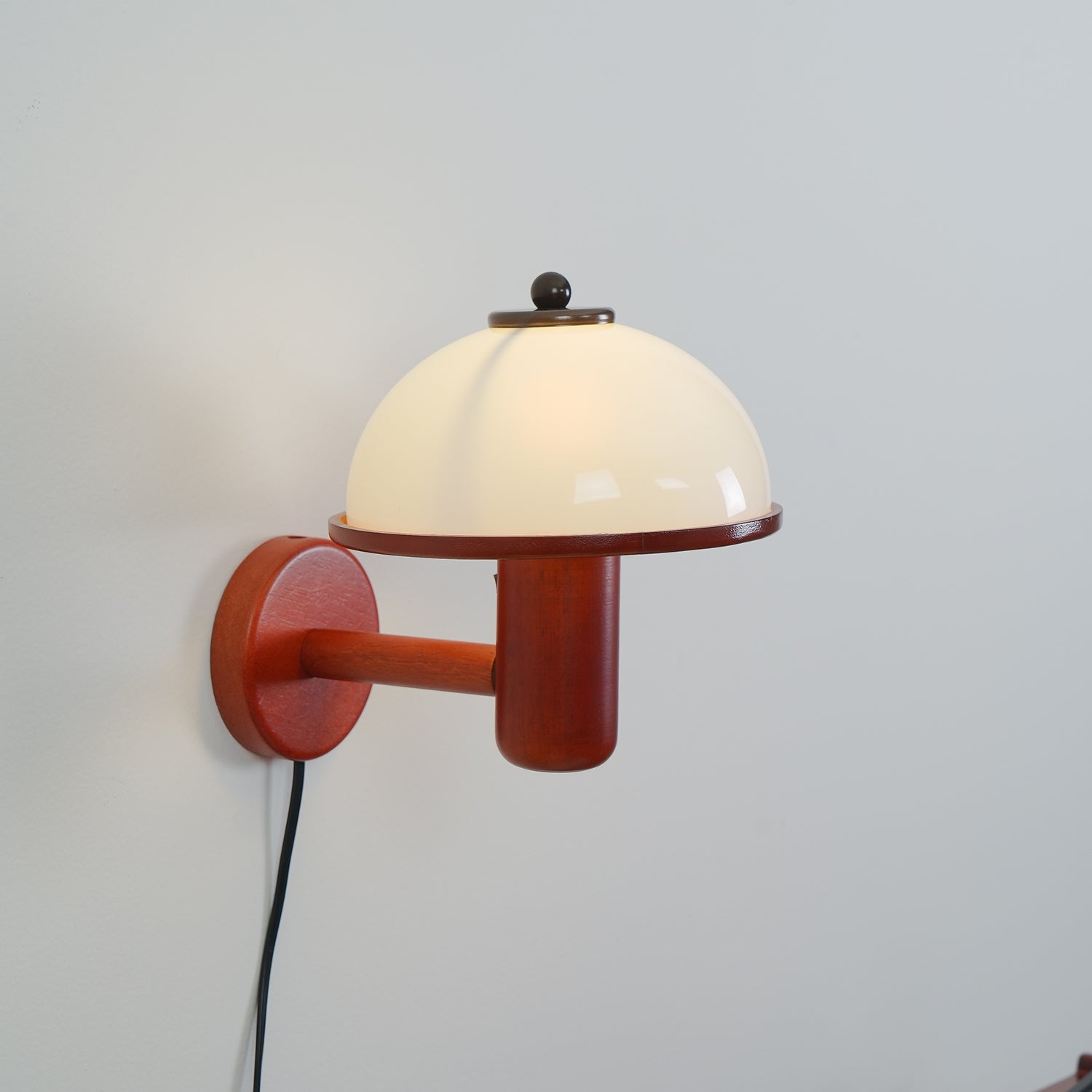 Lámpara de Pared de Madera de Roble con Pantalla Blanca – Diseño Orgánico y Elegante 6