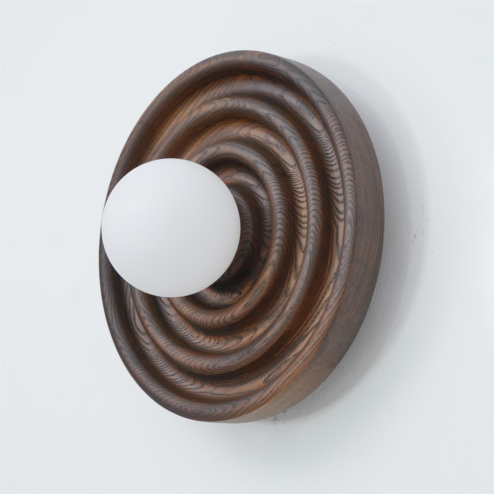 Lámpara de Pared de Madera en Espiral con Luz Cálida – Diseño Orgánico y Elegante 8