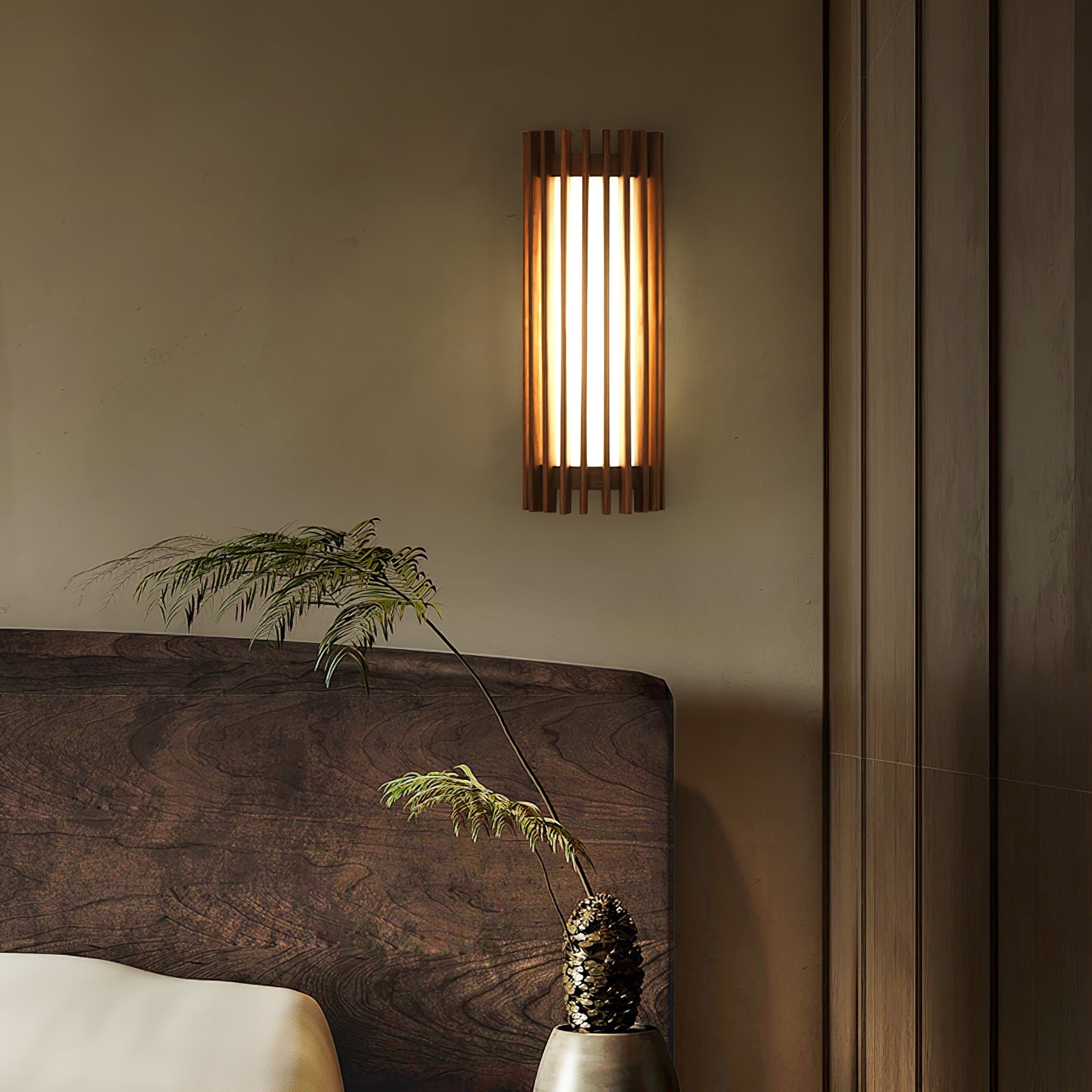 Lámpara de Pared de Nogal Regina con LED Integrado y Diseño Elegante 2