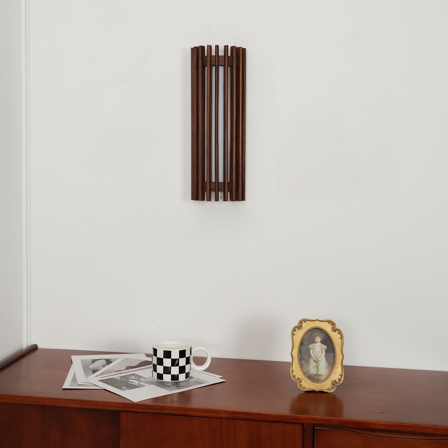 Lámpara de Pared de Nogal Regina con LED Integrado y Diseño Elegante 7